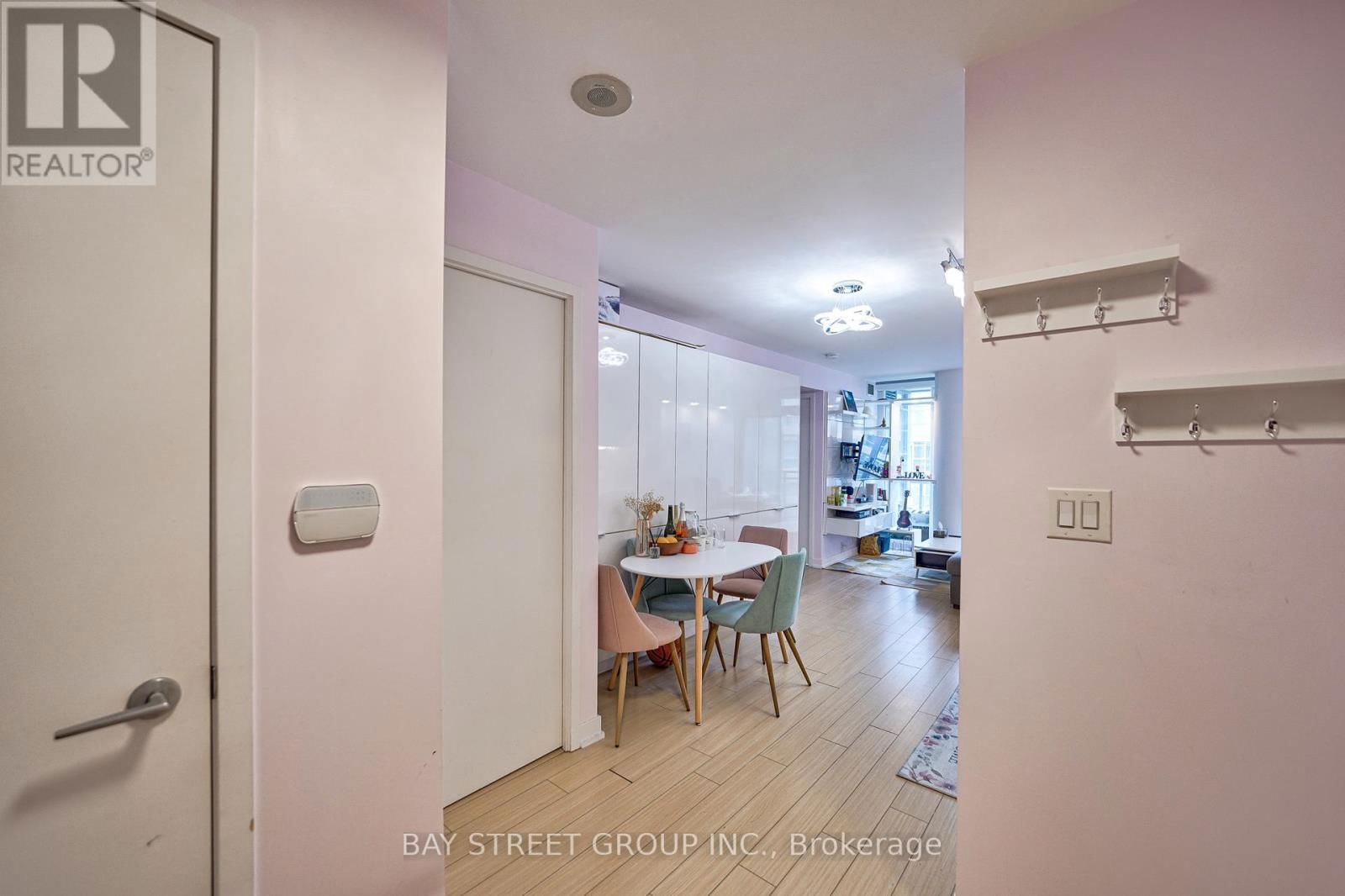 820 - 10 CAPREOL COURT Image 6
