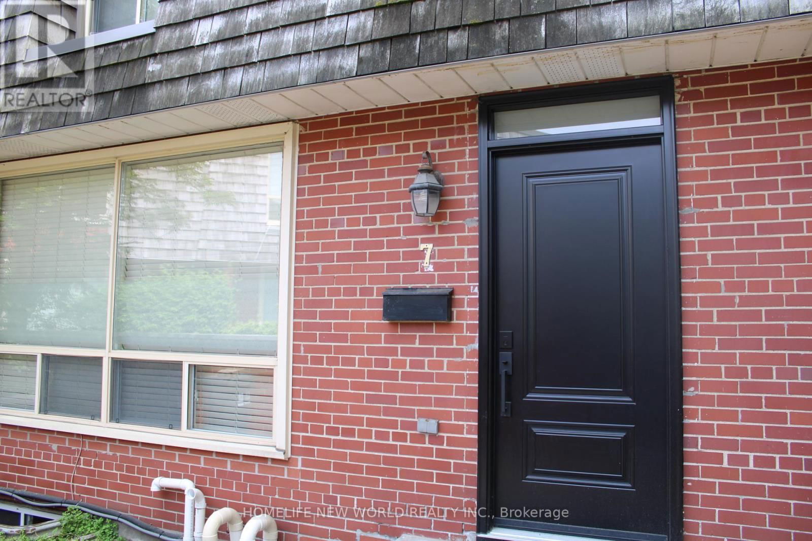 7 - 69 UPPER CANADA DRIVE Image 18
