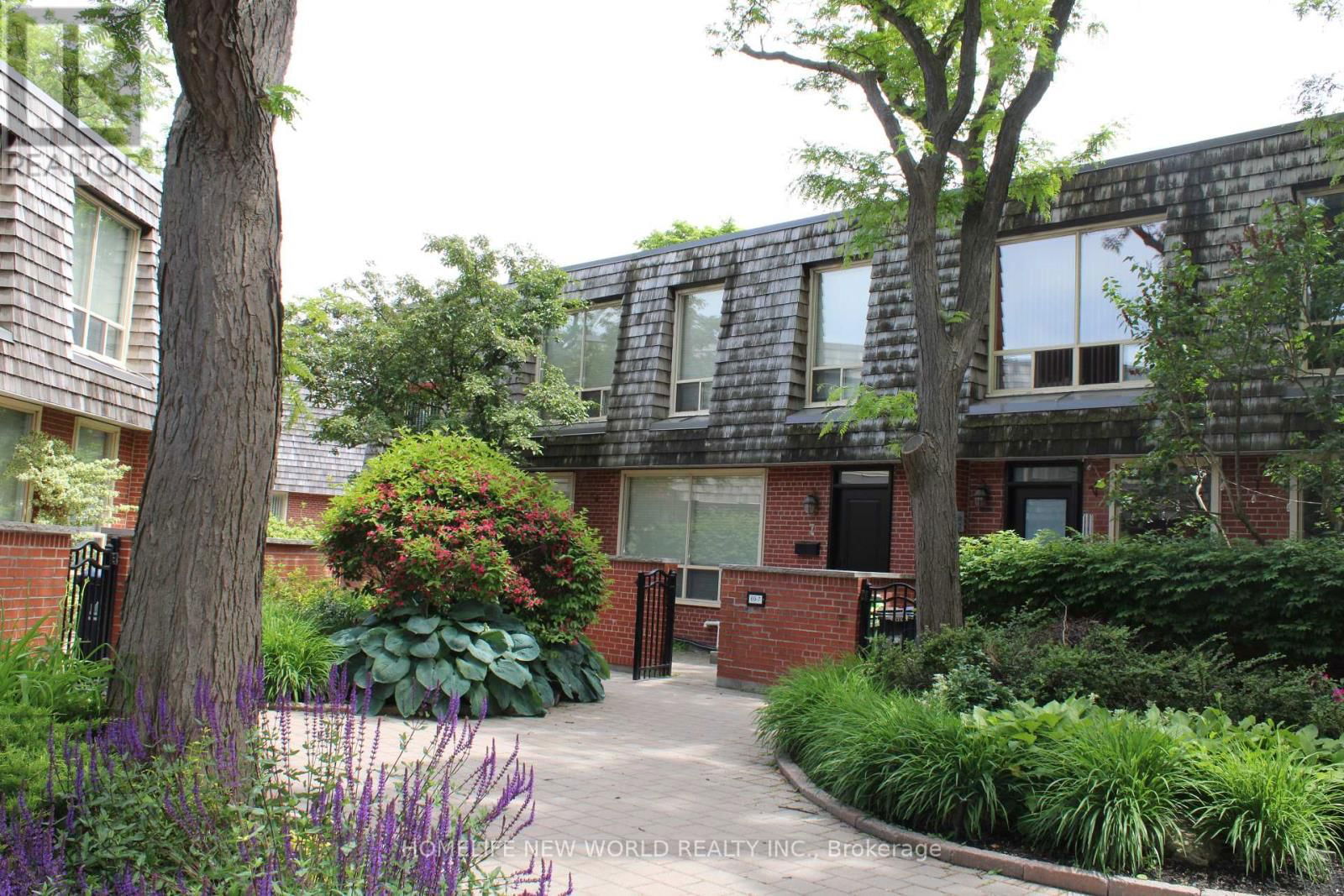 7 - 69 UPPER CANADA DRIVE Image 2