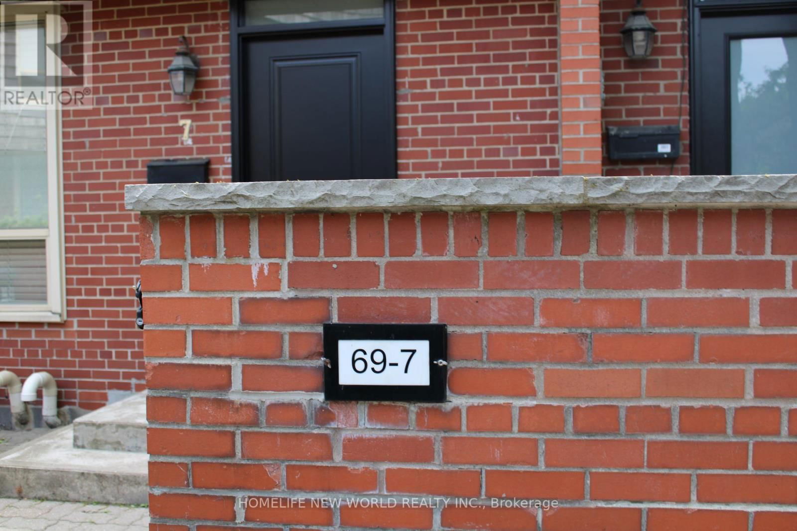 7 - 69 UPPER CANADA DRIVE Image 20