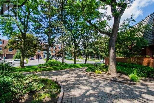 7 - 69 UPPER CANADA DRIVE Image 3