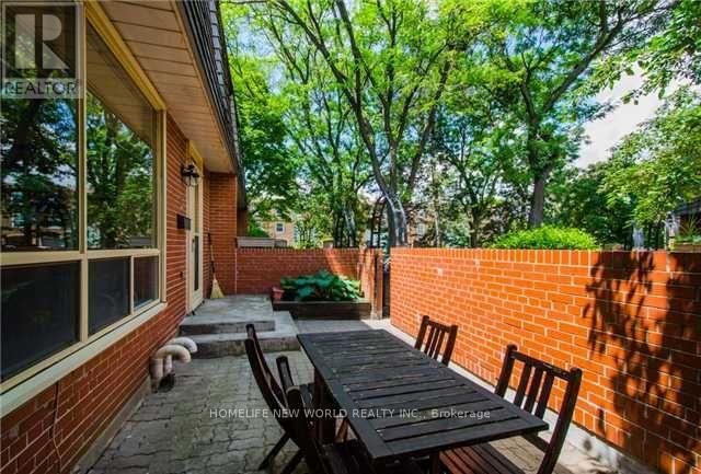 7 - 69 UPPER CANADA DRIVE Image 4