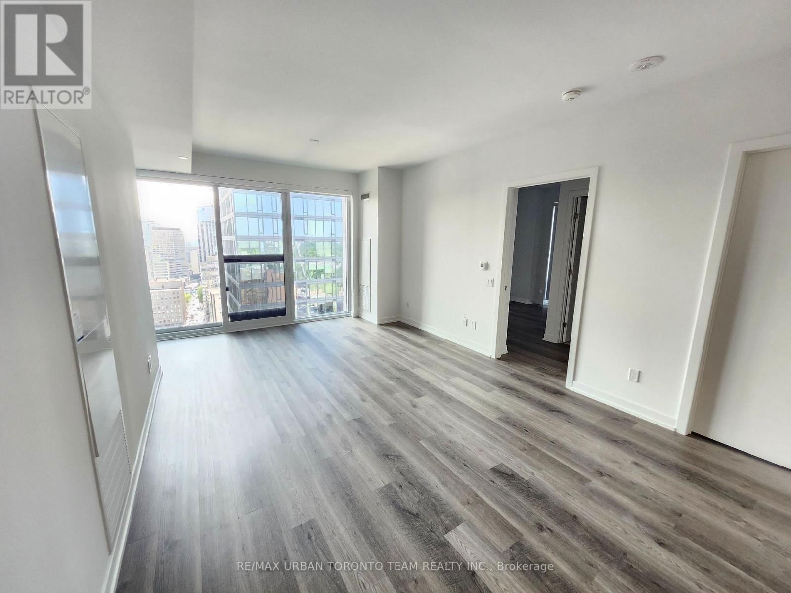 2702 - 771 YONGE STREET Image 3