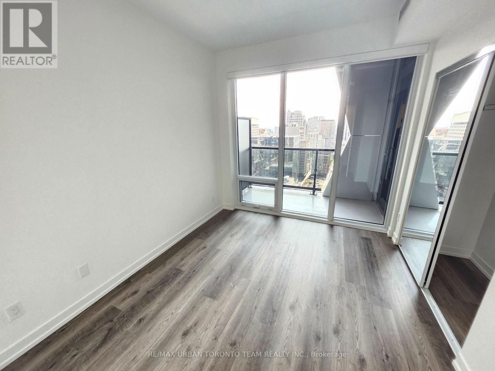 2702 - 771 YONGE STREET Image 7