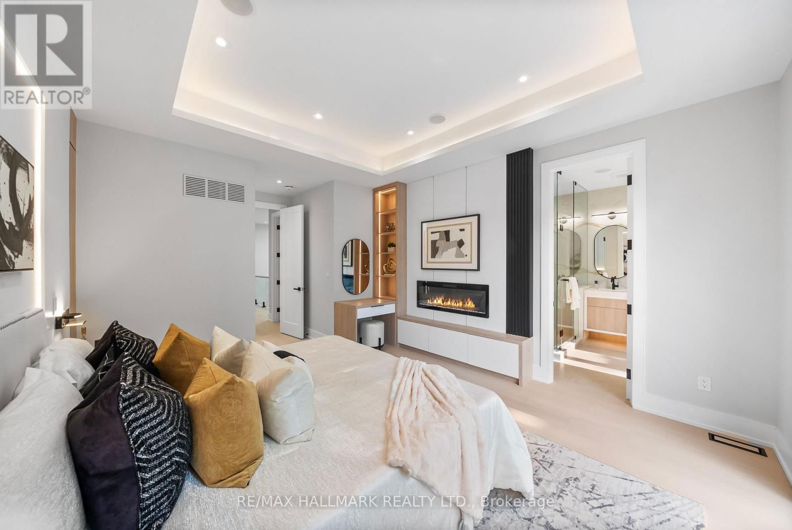 112 RANDOLPH ROAD Image 22