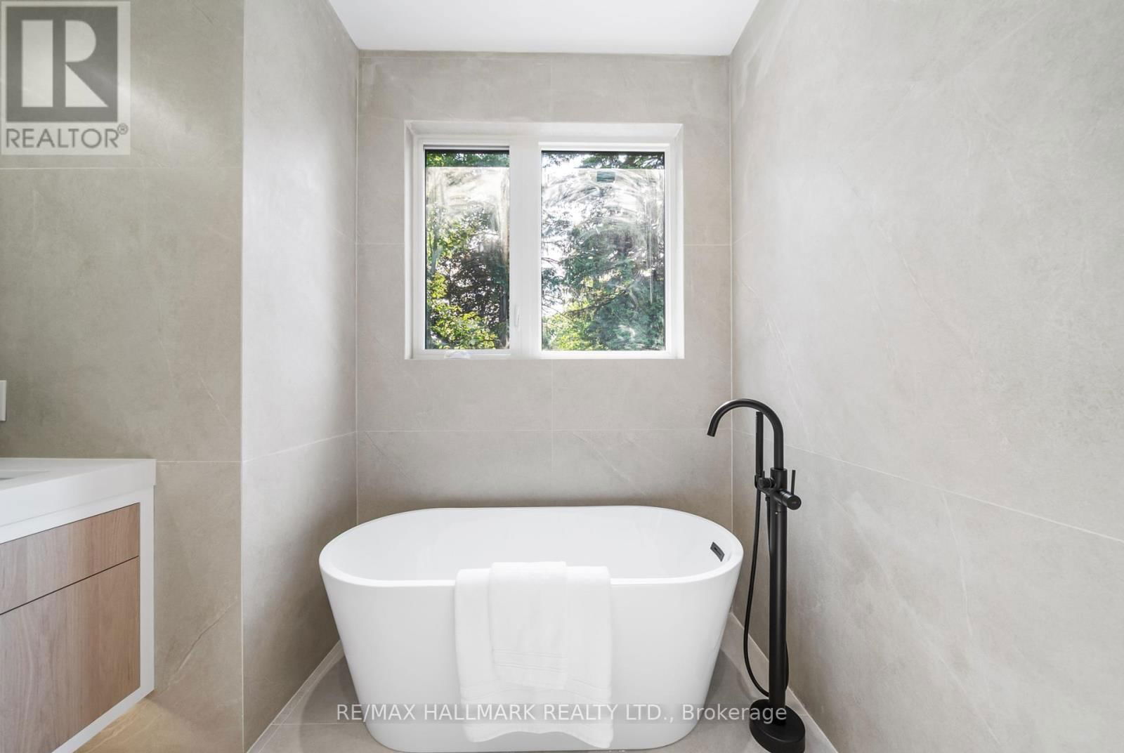 112 RANDOLPH ROAD Image 32