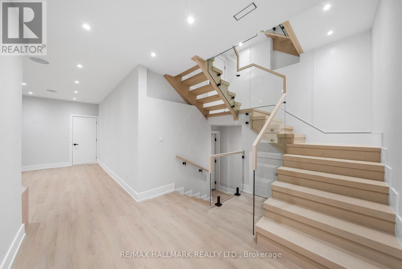 112 RANDOLPH ROAD Image 35