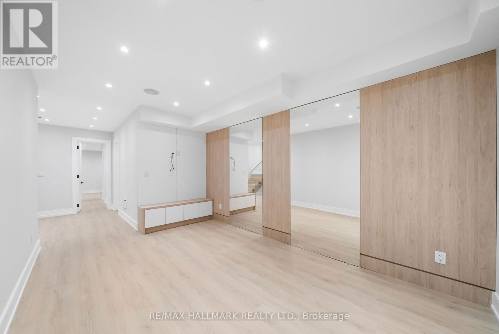 112 RANDOLPH ROAD Image 36