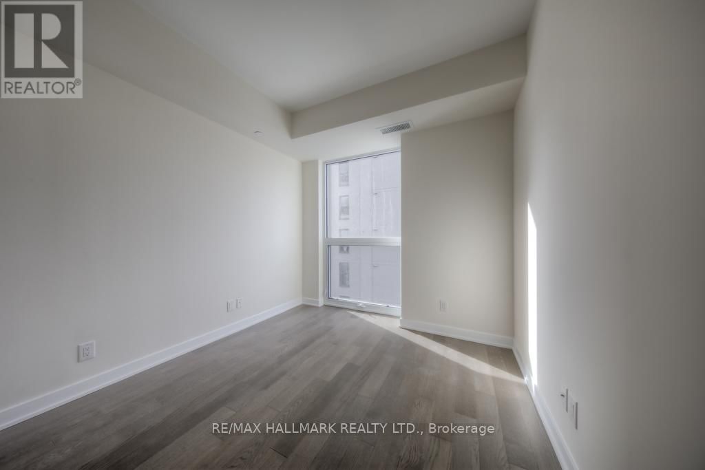 702 - 17 DUNDONALD STREET Image 13