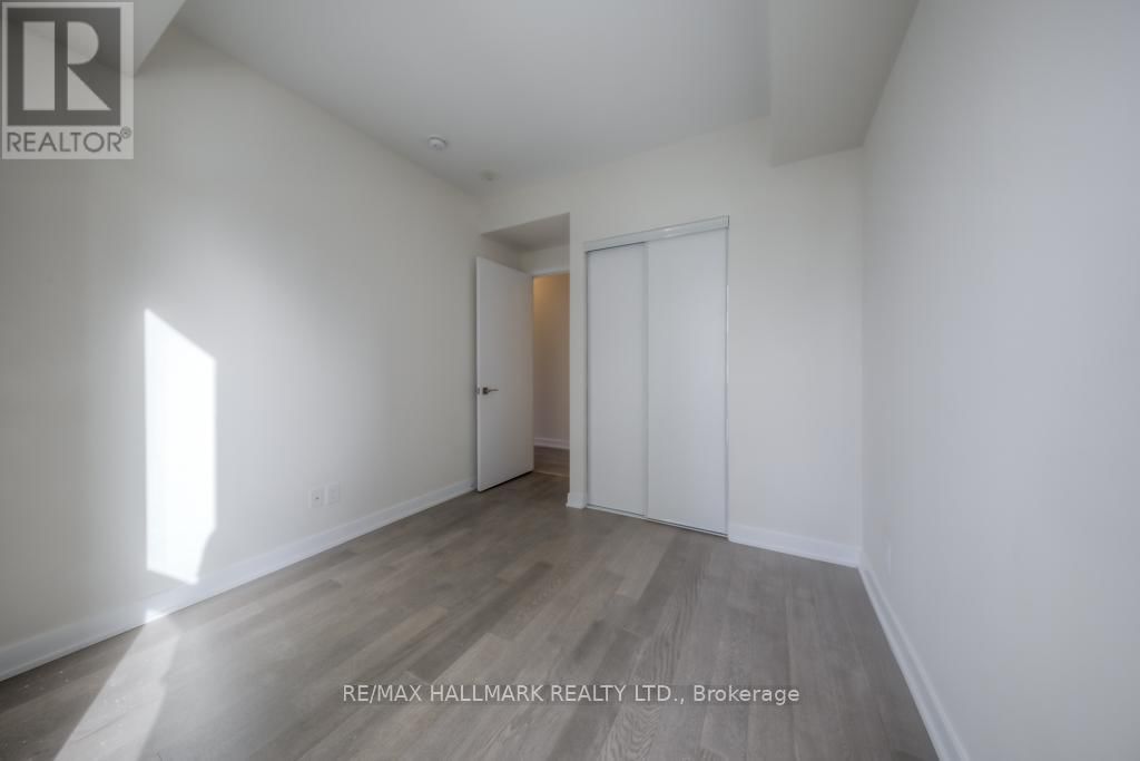 702 - 17 DUNDONALD STREET Image 14