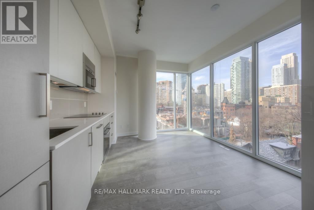 702 - 17 DUNDONALD STREET Image 2