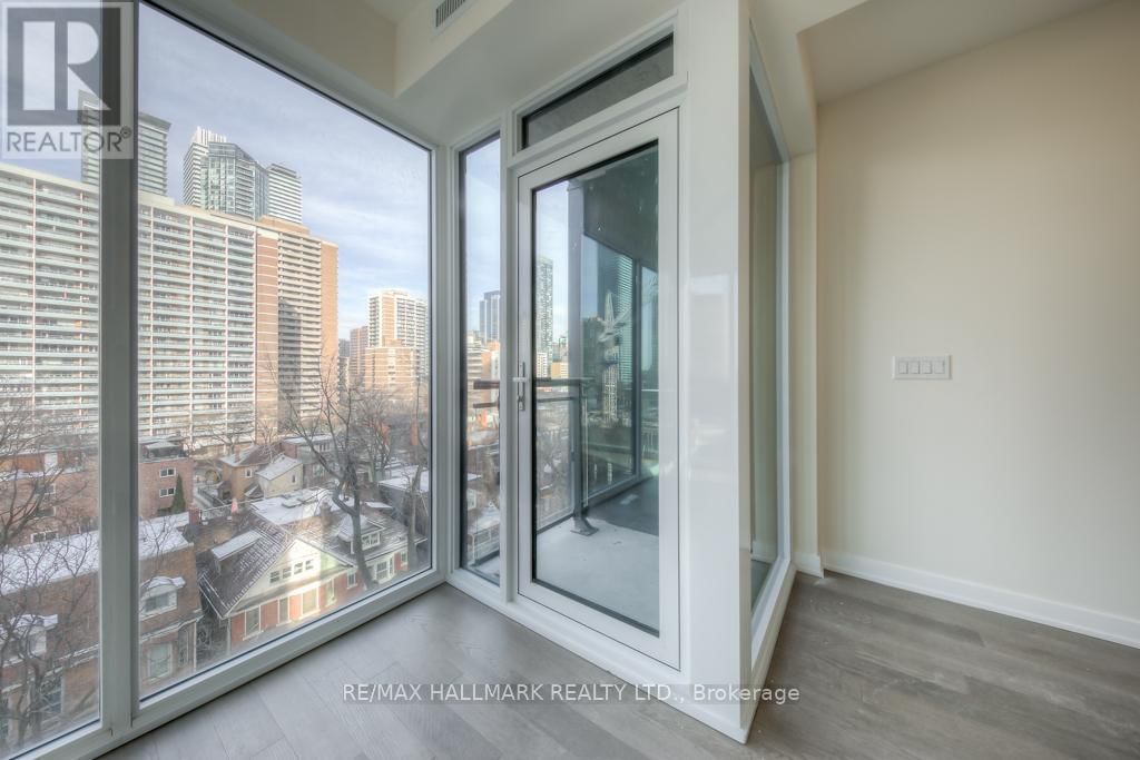 702 - 17 DUNDONALD STREET Image 8