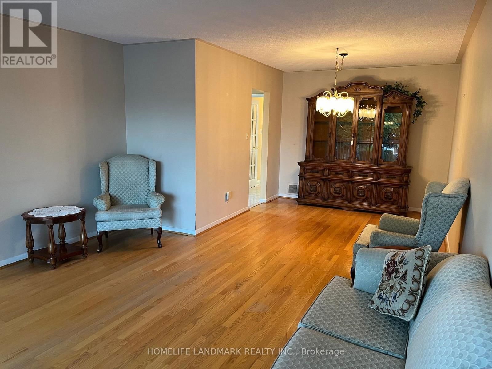 Main - 56 MENTOR BOULEVARD Image 4
