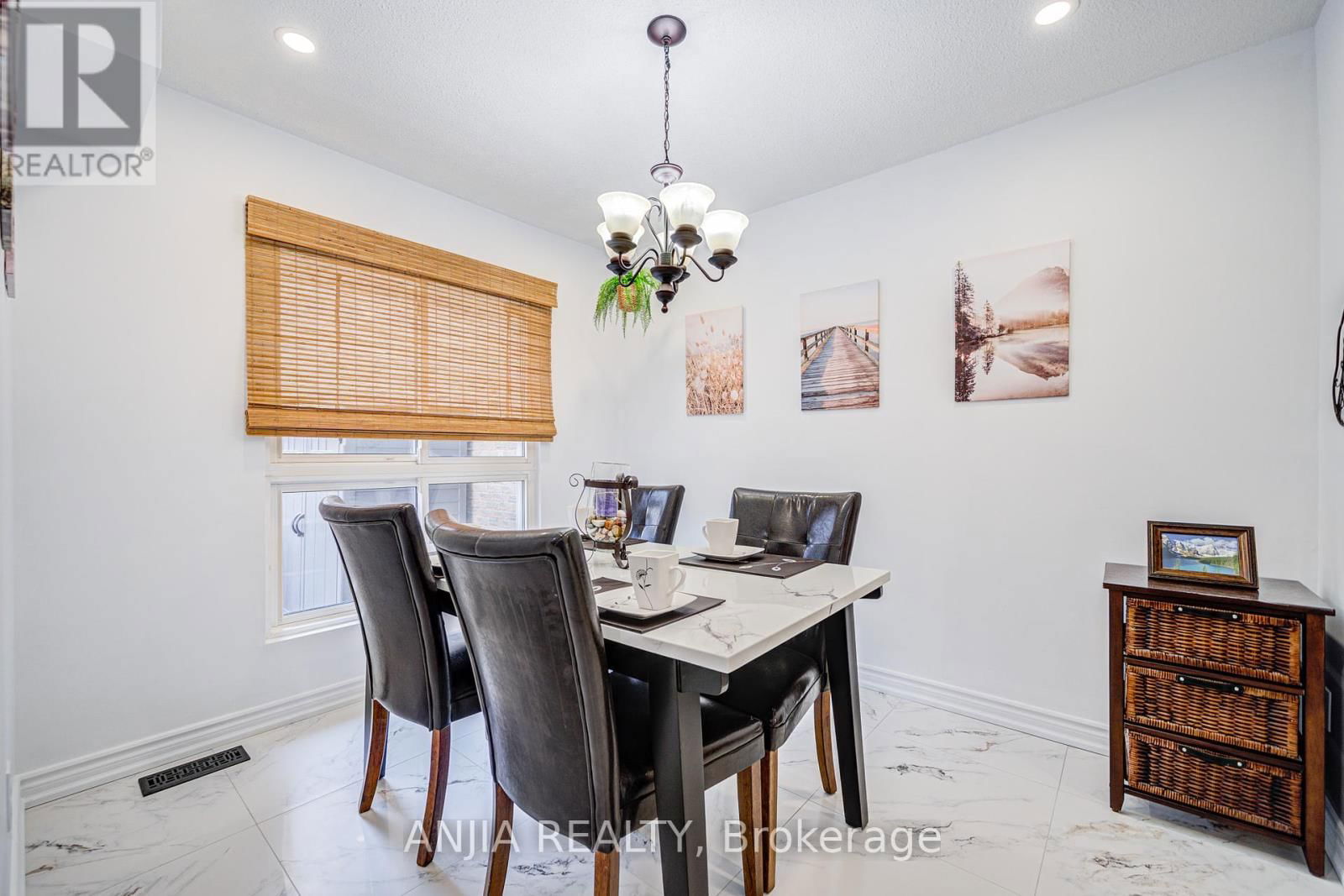 95 ROCK FERN WAY Image 17