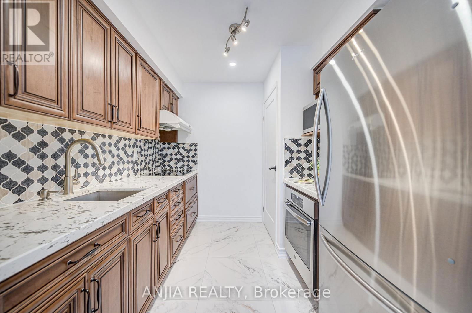 95 ROCK FERN WAY Image 18