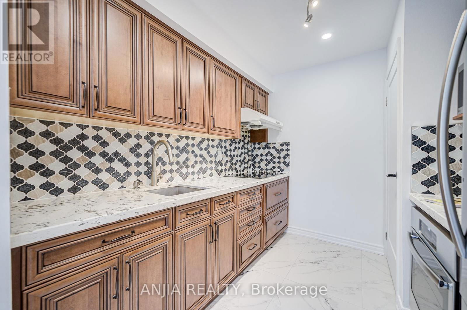 95 ROCK FERN WAY Image 19