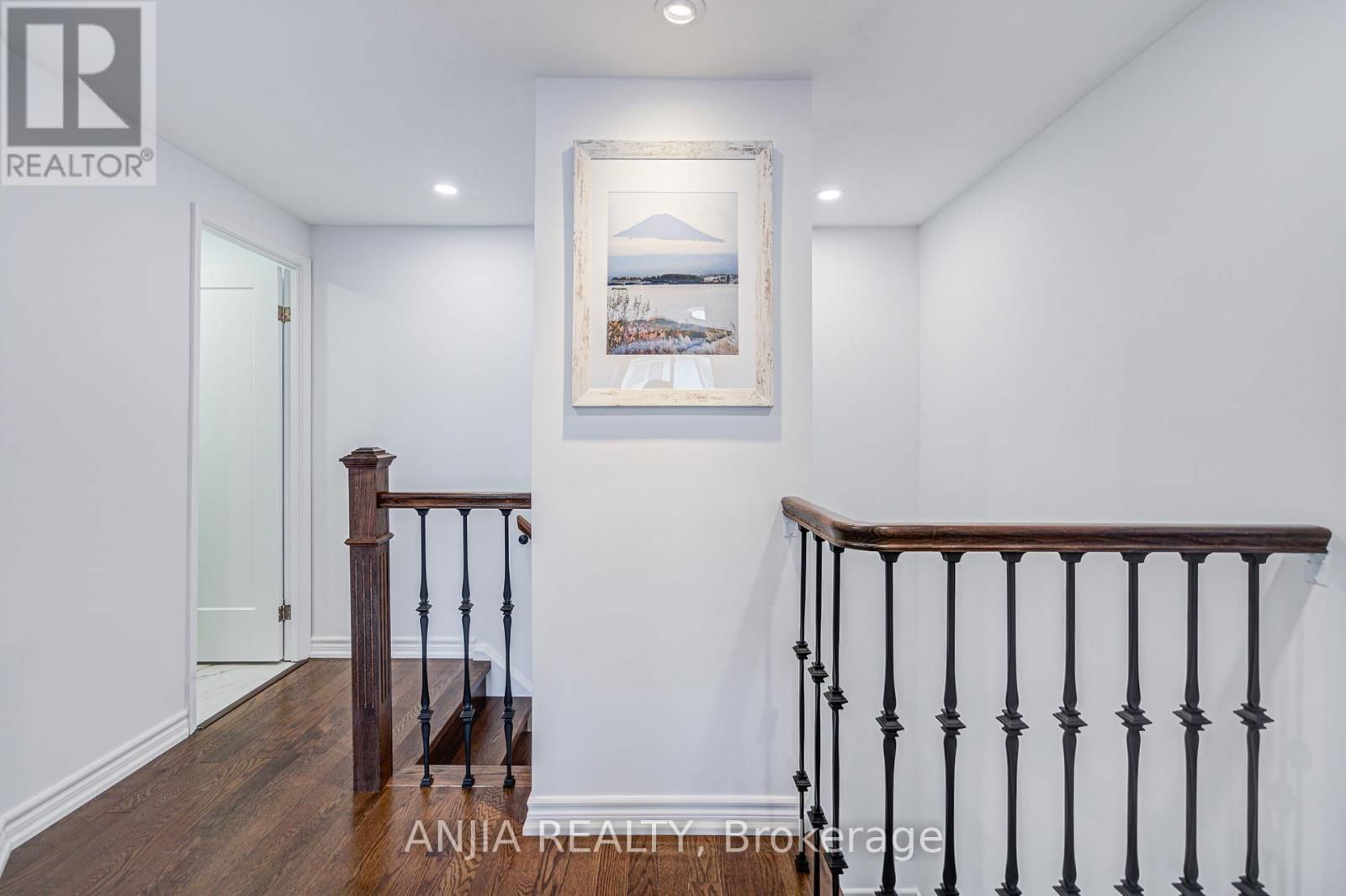 95 ROCK FERN WAY Image 34