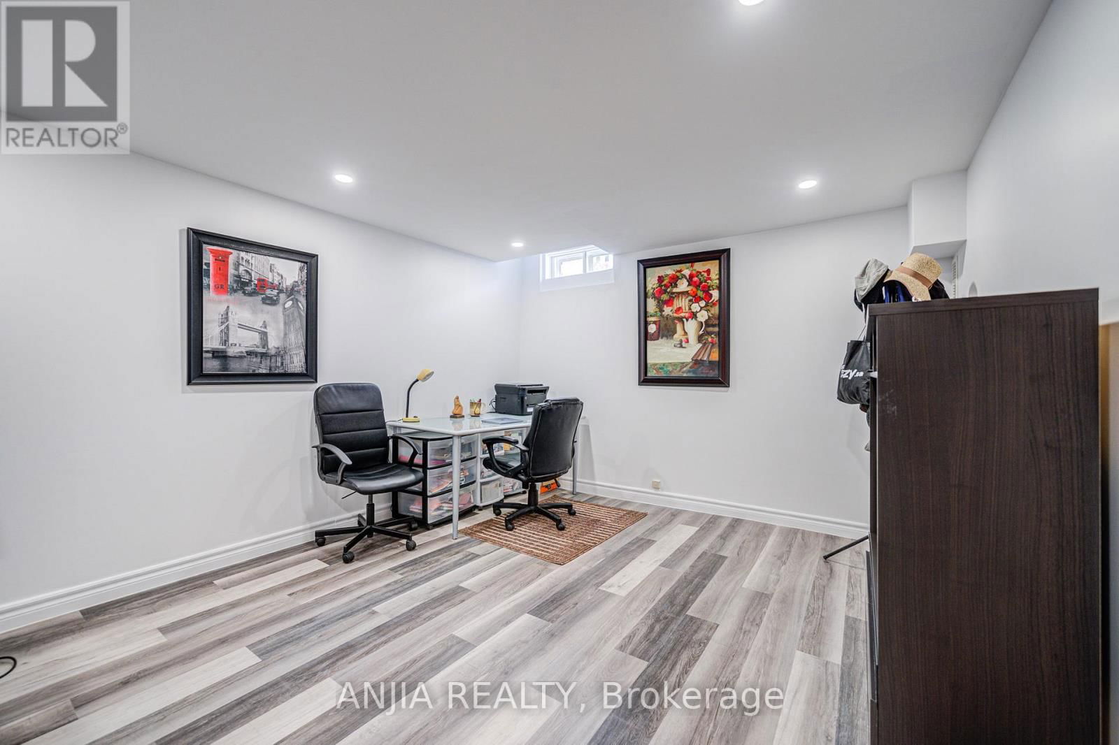 95 ROCK FERN WAY Image 35