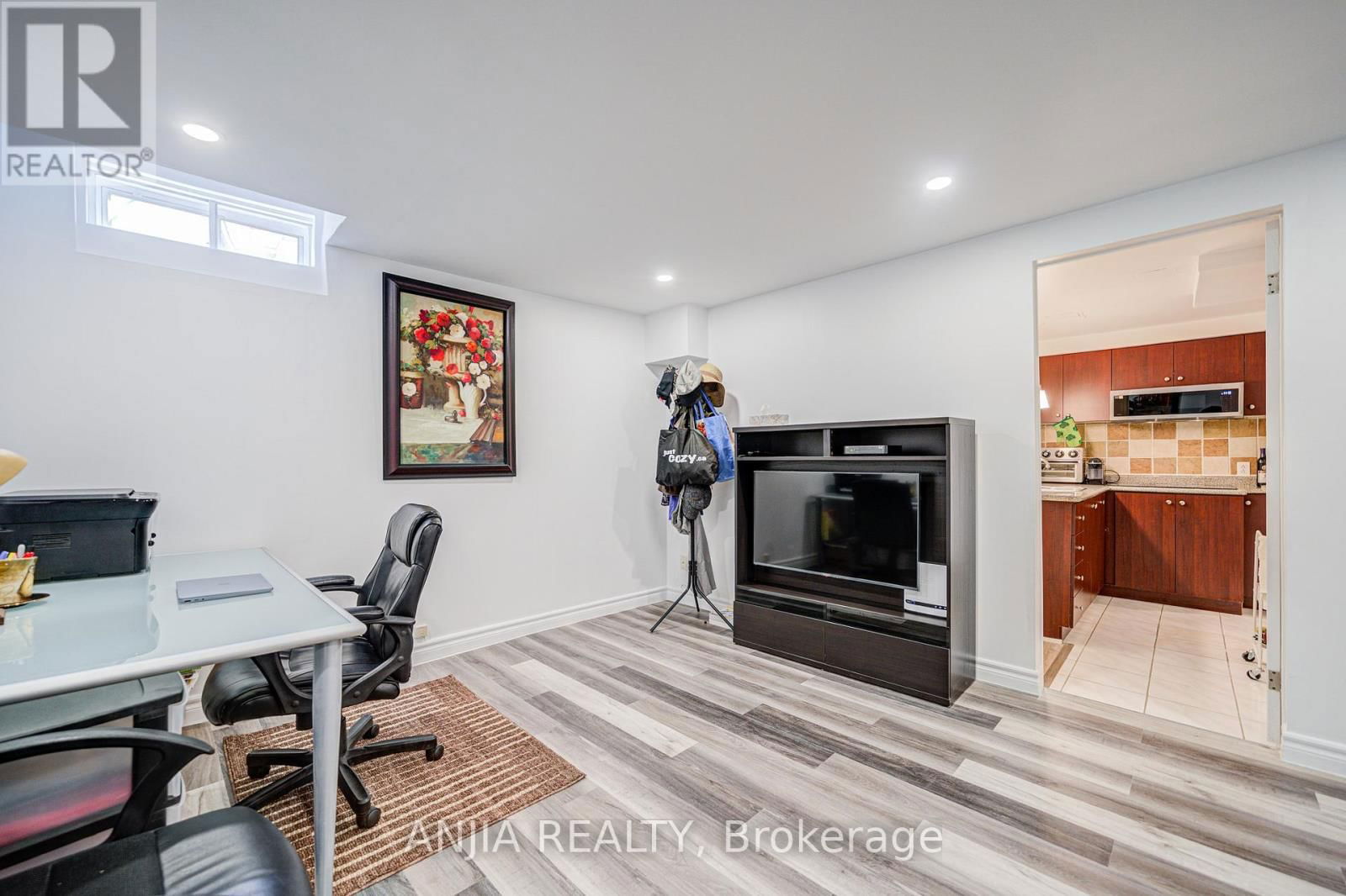 95 ROCK FERN WAY Image 37