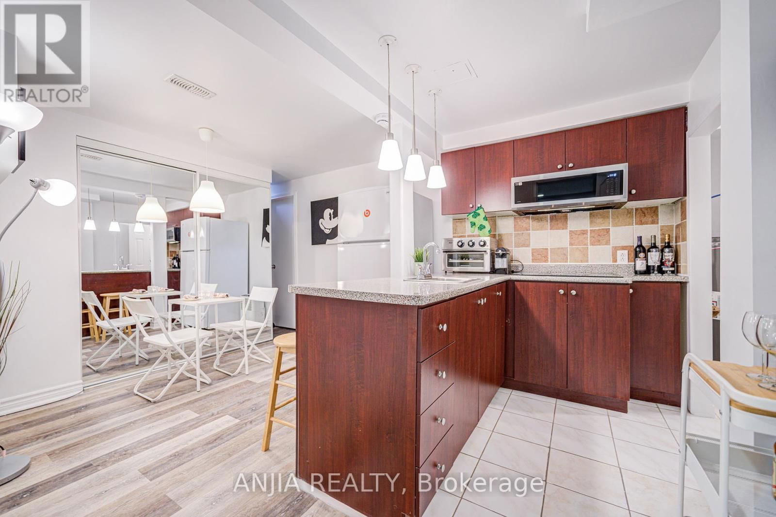 95 ROCK FERN WAY Image 38