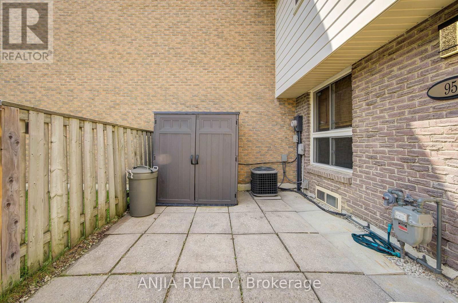 95 ROCK FERN WAY Image 4