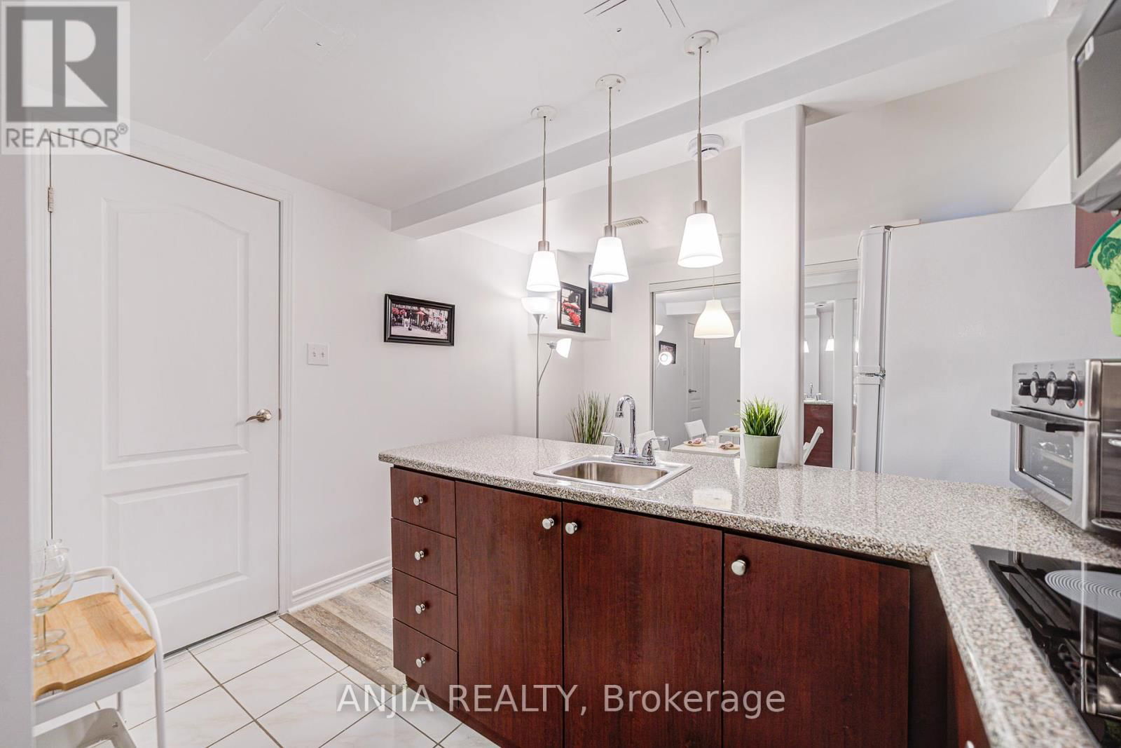 95 ROCK FERN WAY Image 41