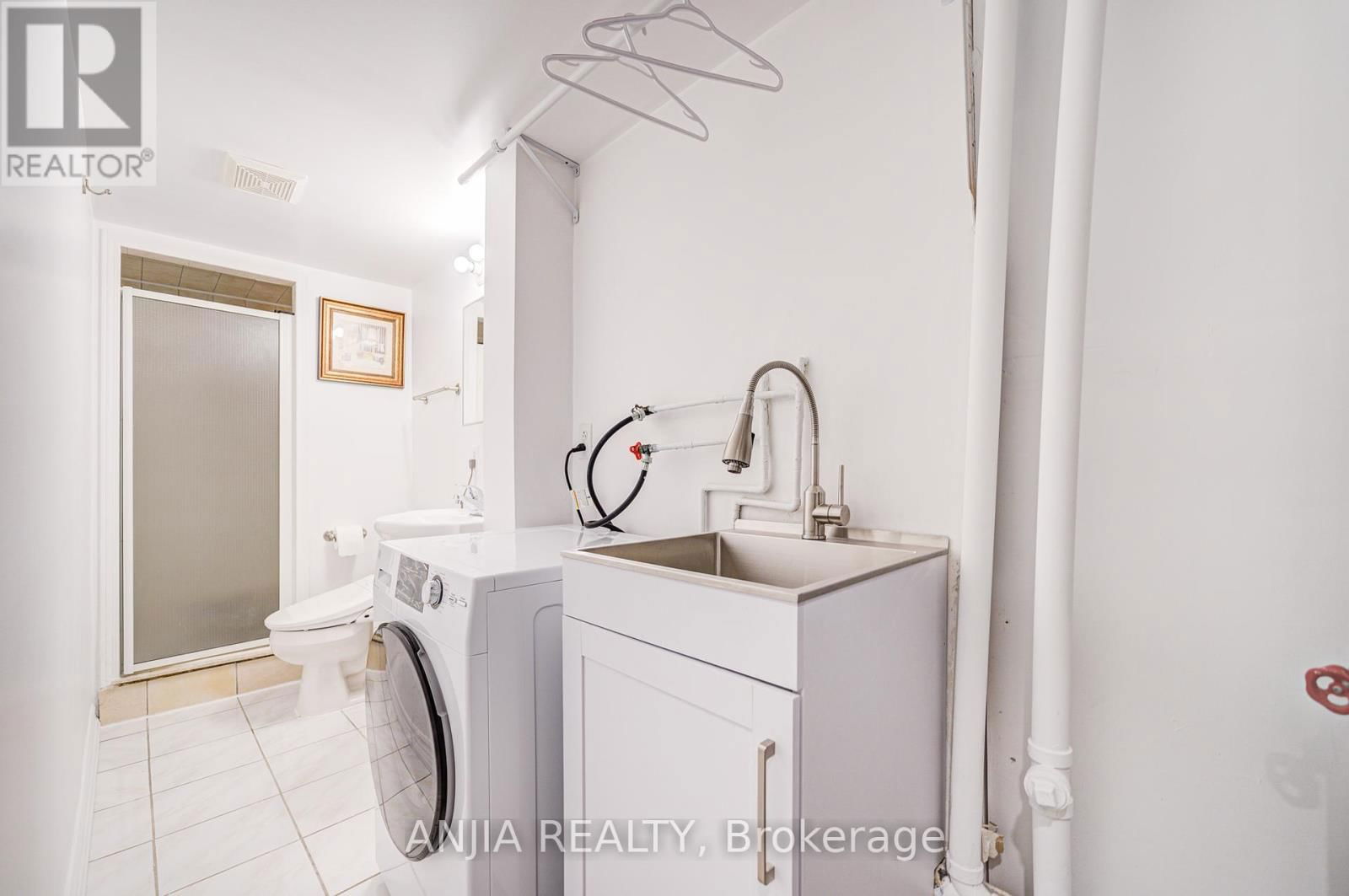 95 ROCK FERN WAY Image 45