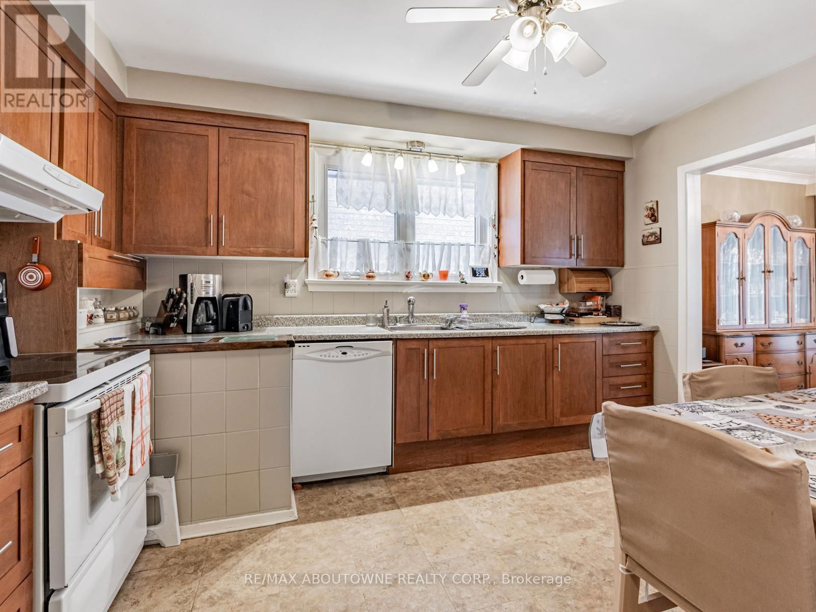 17 MAUREEN DRIVE Image 14