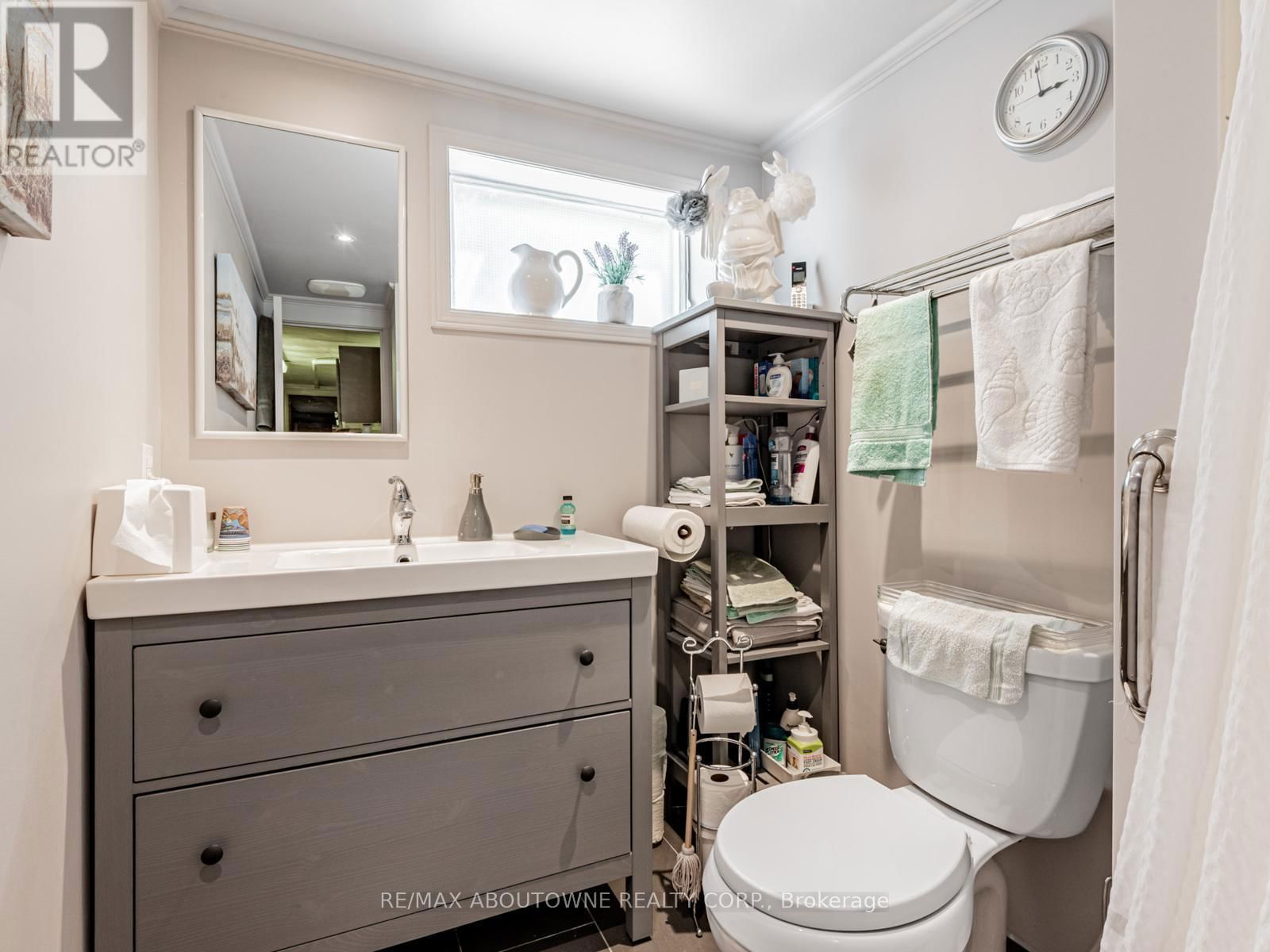 17 MAUREEN DRIVE Image 32