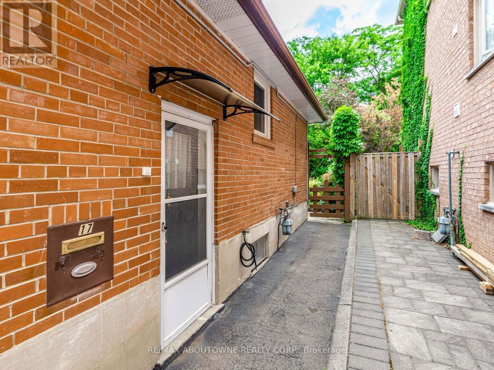 17 MAUREEN DRIVE Image 34