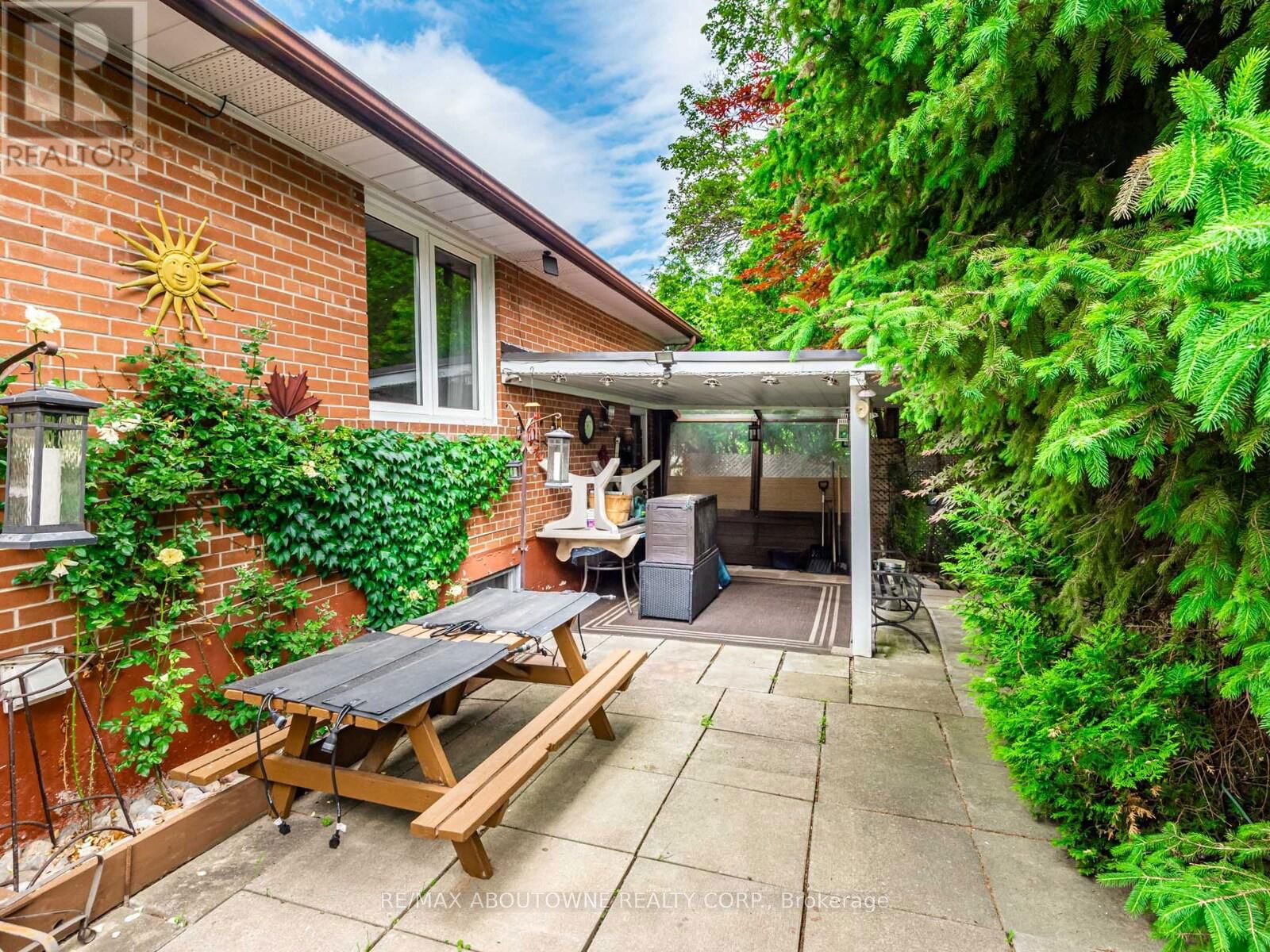 17 MAUREEN DRIVE Image 36