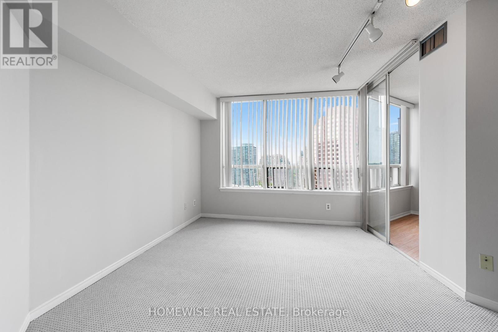 1818 - 7 BISHOP AVENUE Image 12