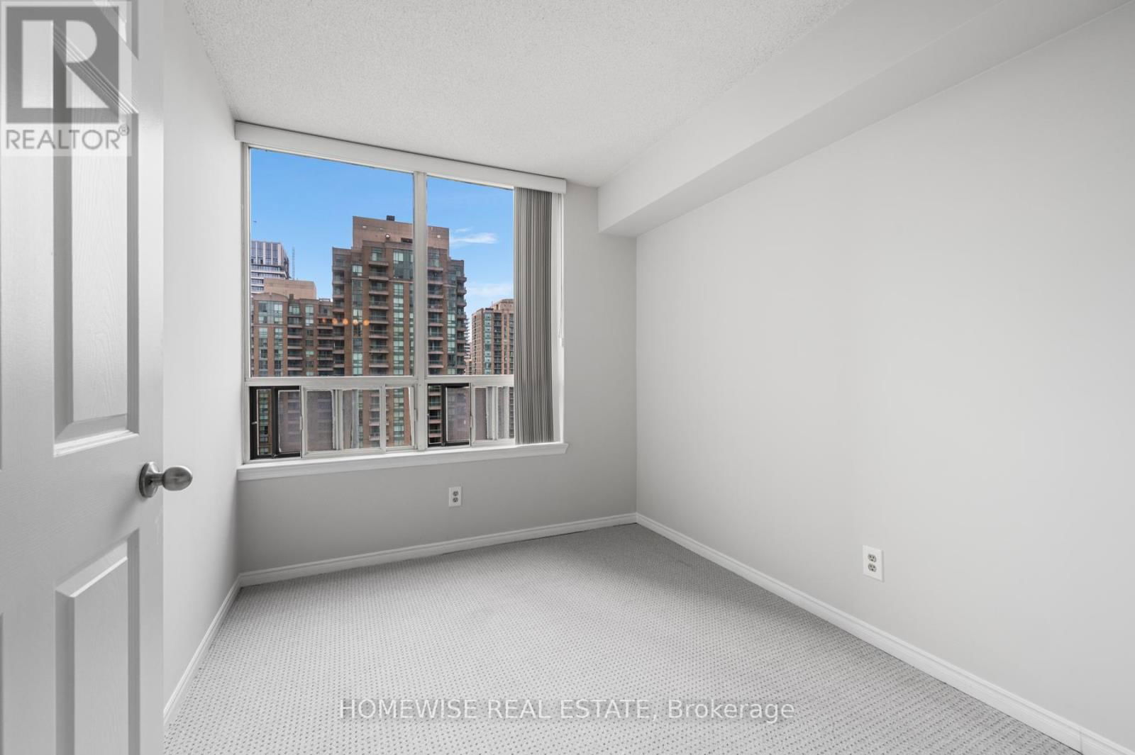 1818 - 7 BISHOP AVENUE Image 15