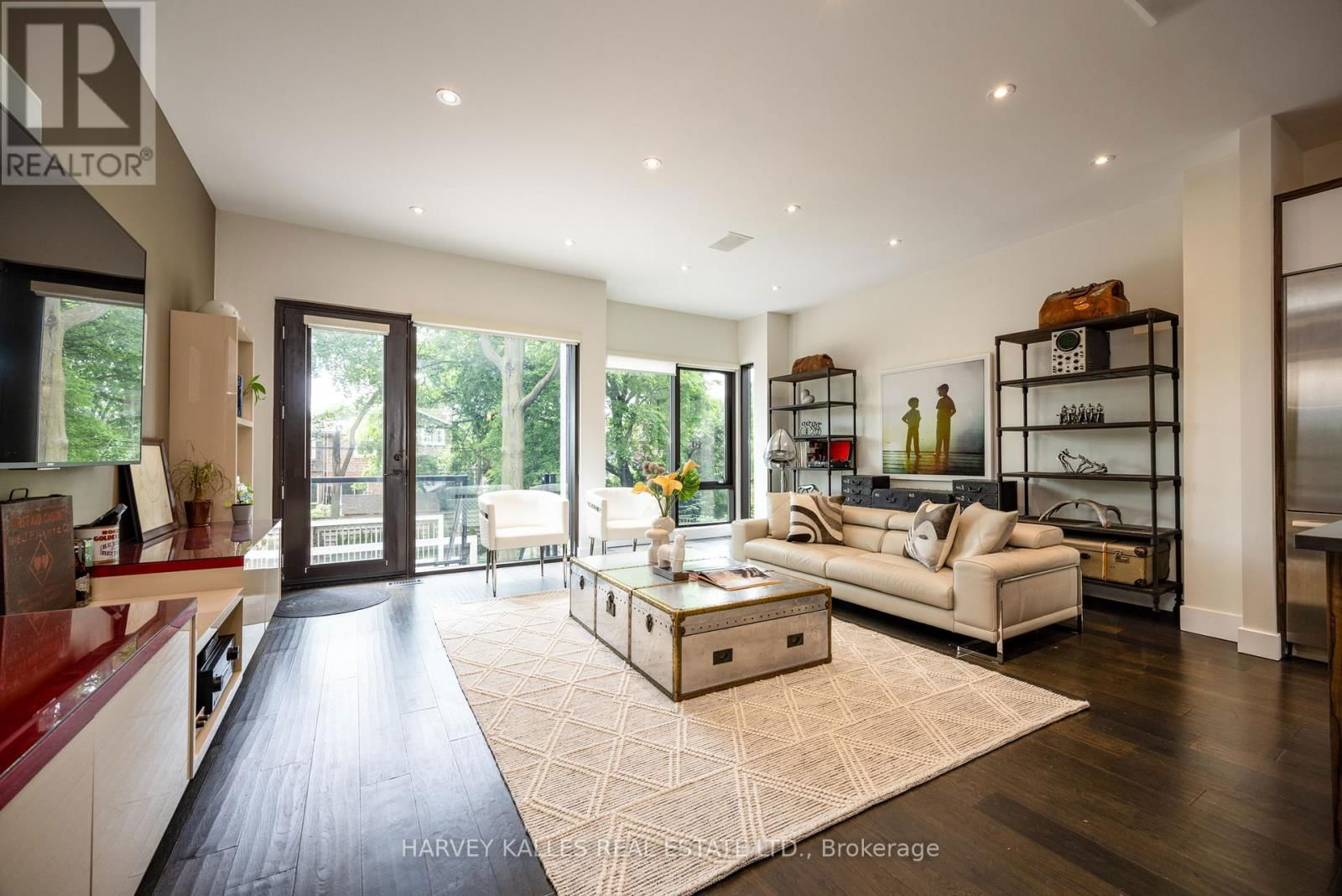 397 SOUDAN AVENUE Image 12