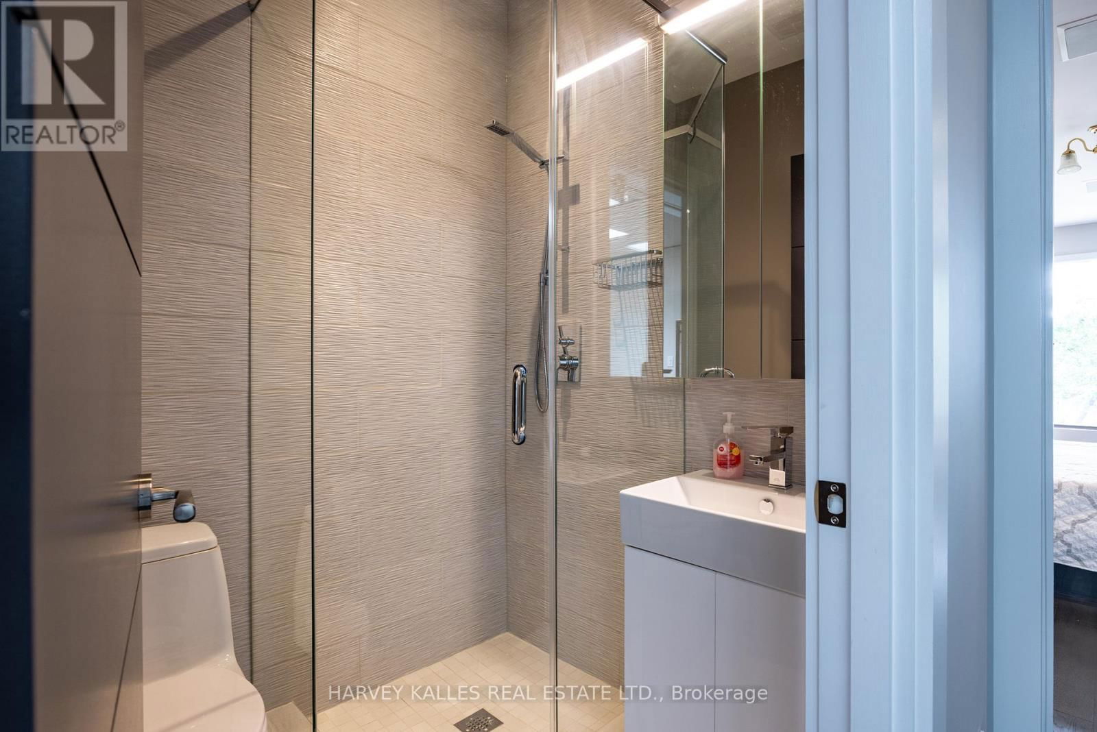 397 SOUDAN AVENUE Image 24