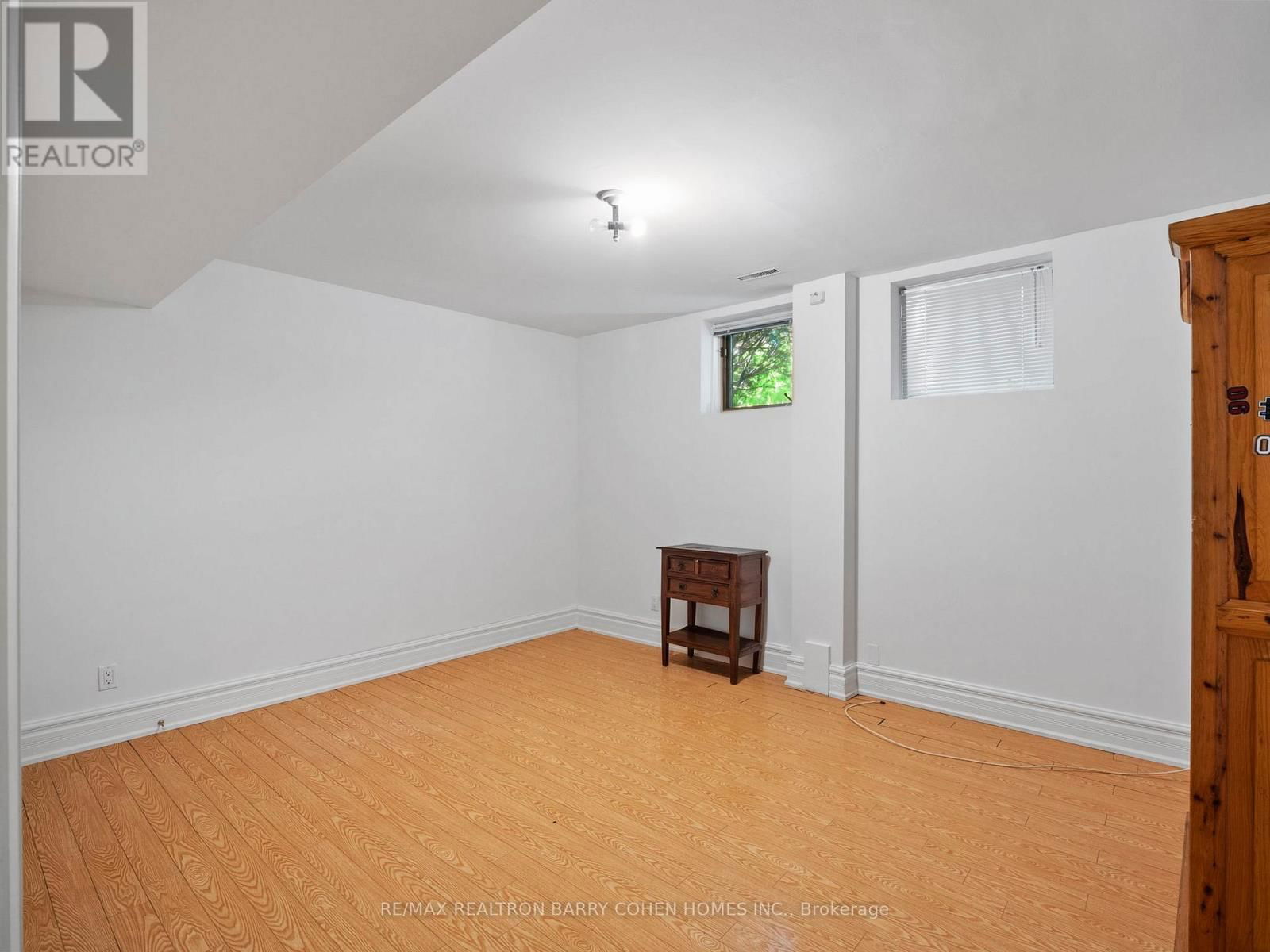 40 OLD COLONY ROAD Image 23