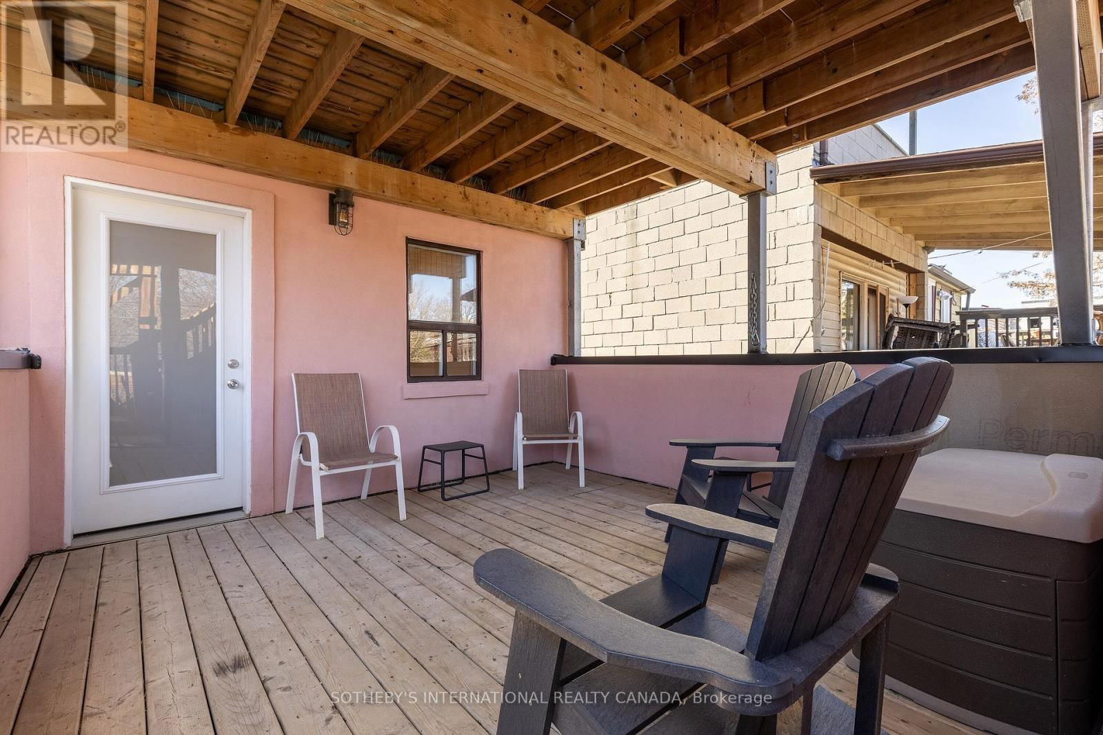 872 COLLEGE STREET Image 26