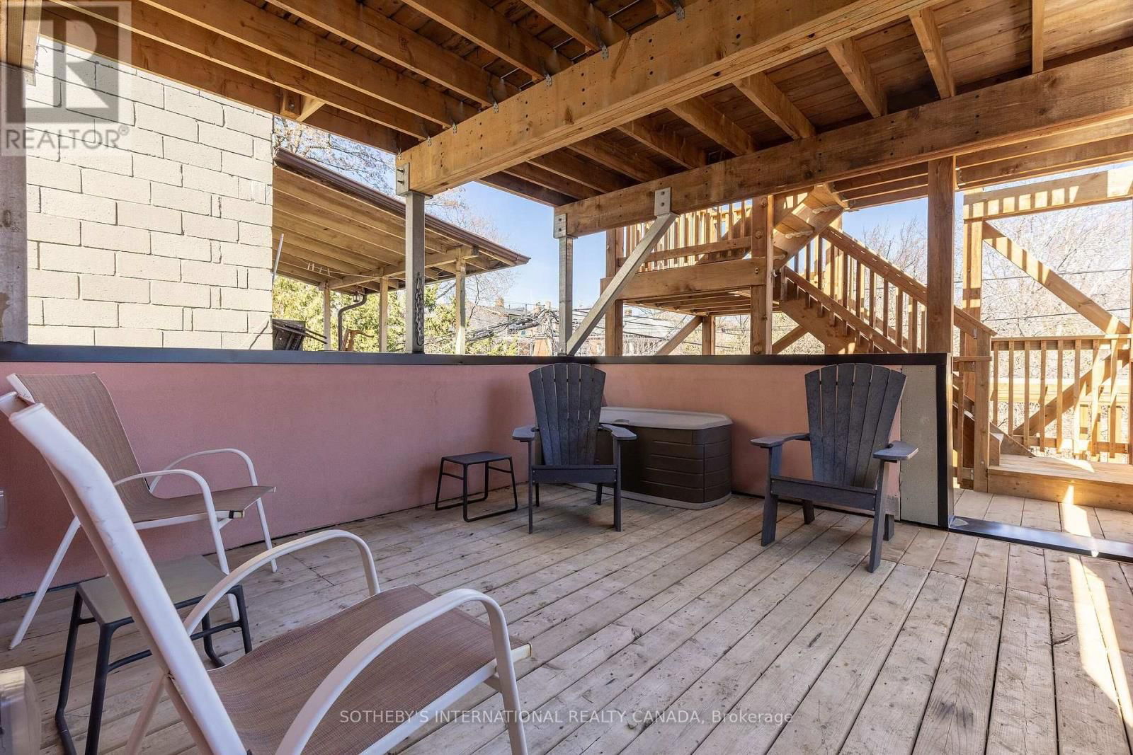 872 COLLEGE STREET Image 27
