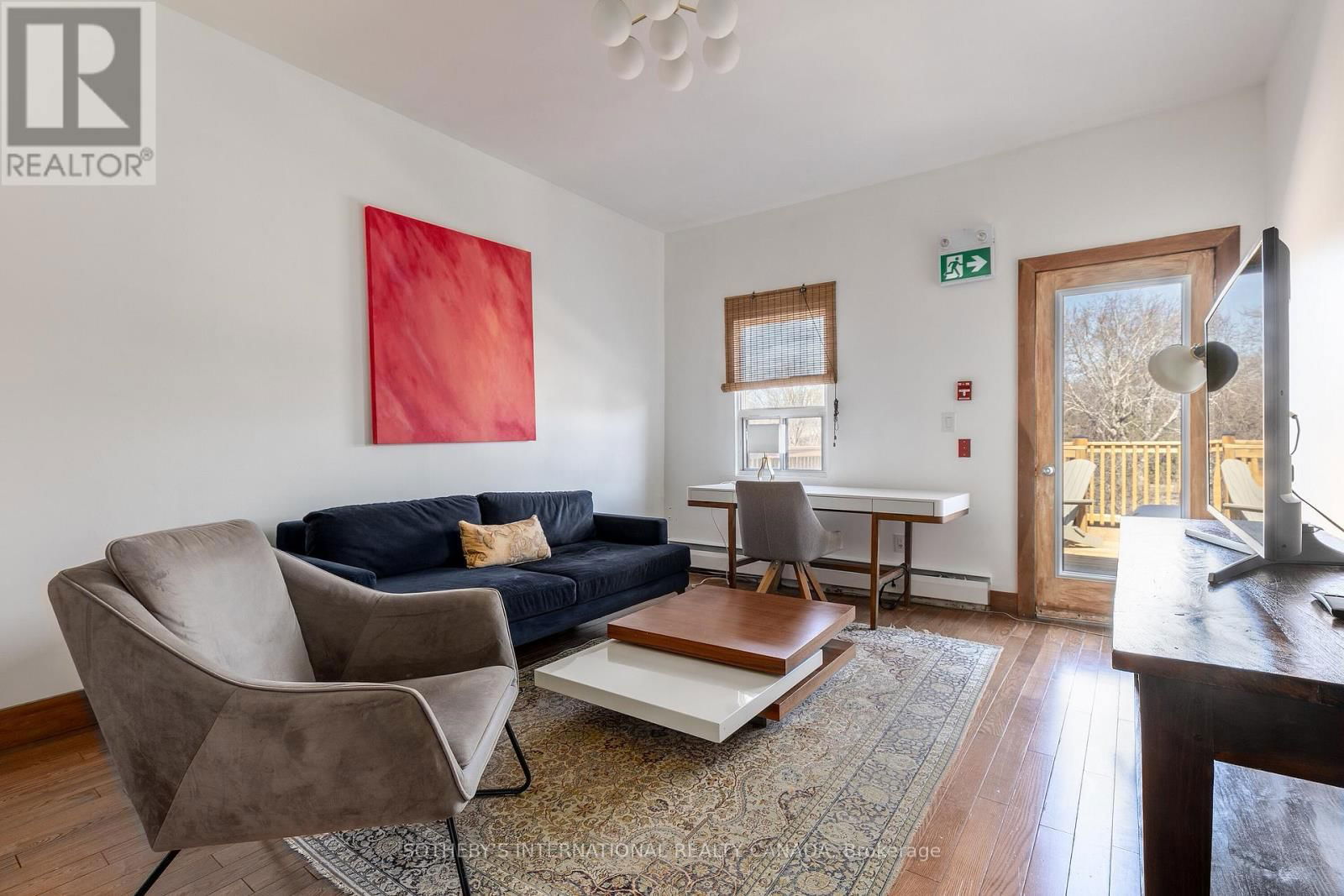 872 COLLEGE STREET Image 32