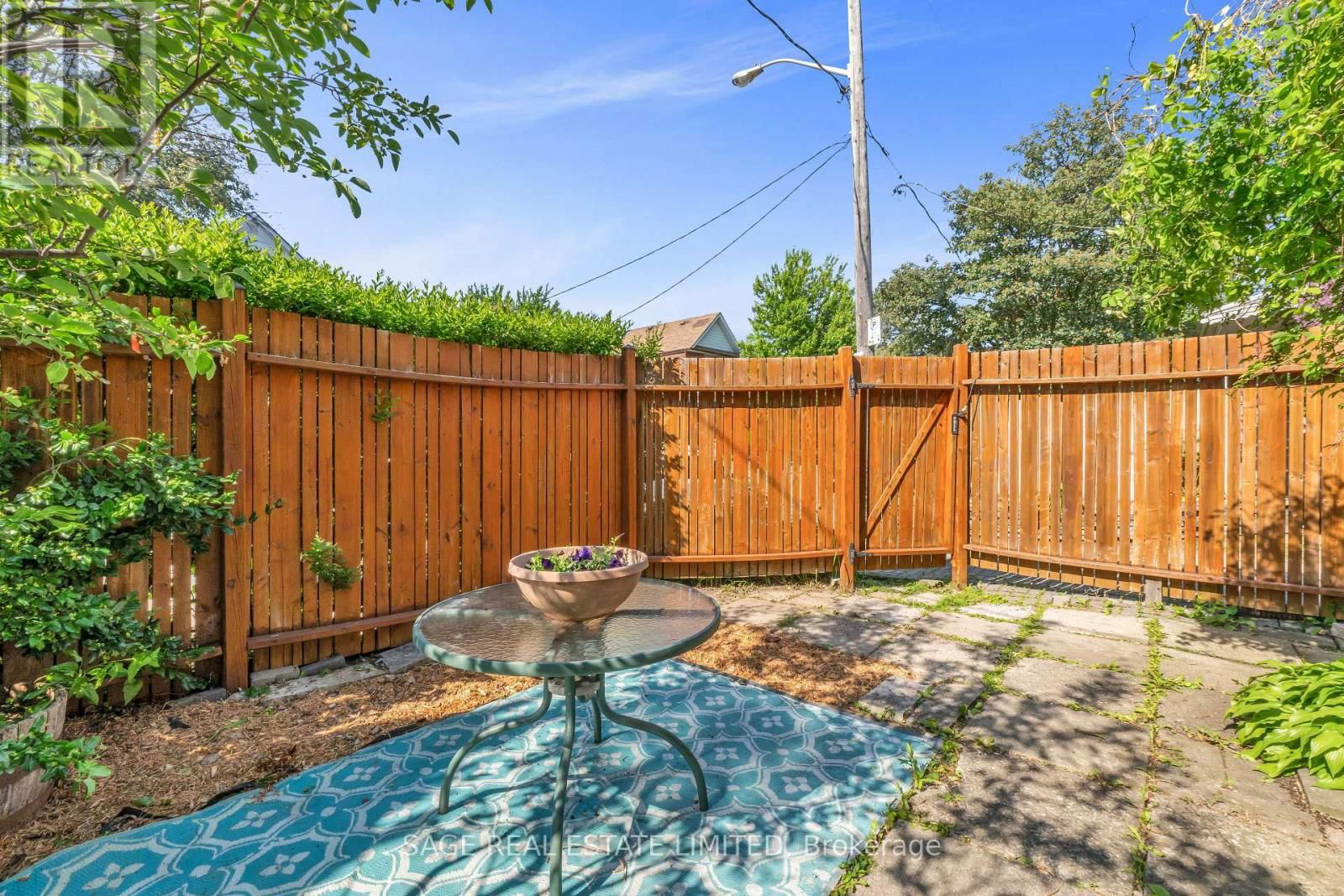451 GLENHOLME AVENUE Image 23