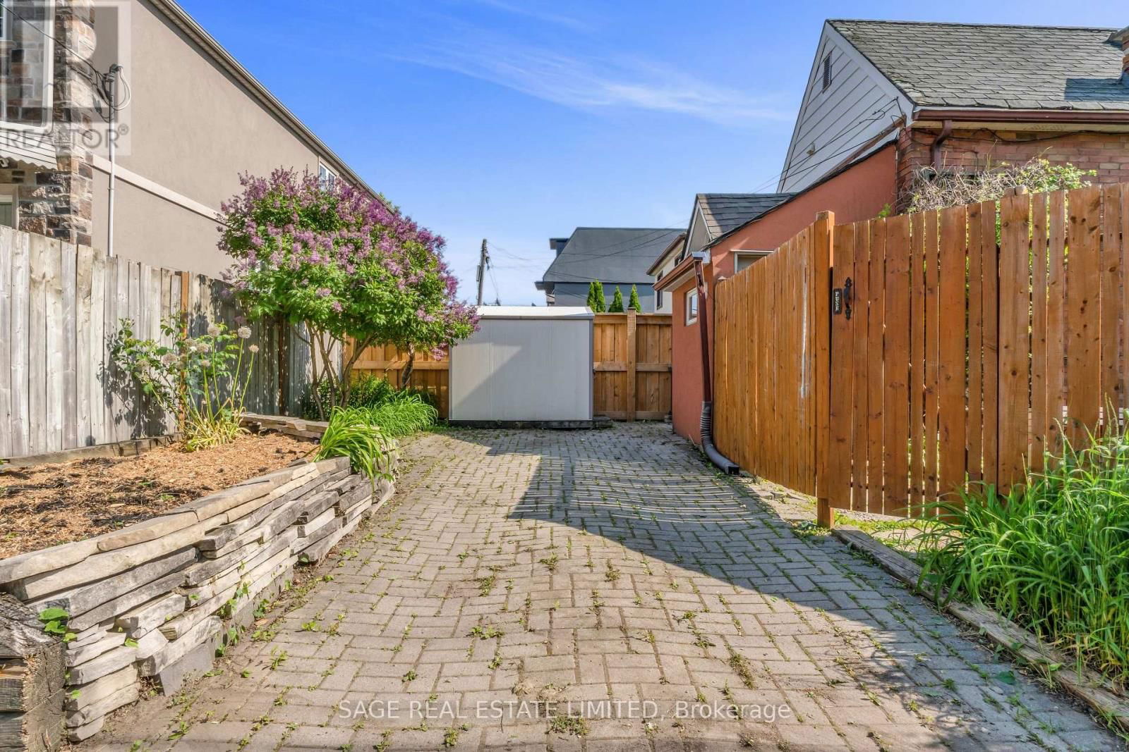 451 GLENHOLME AVENUE Image 27