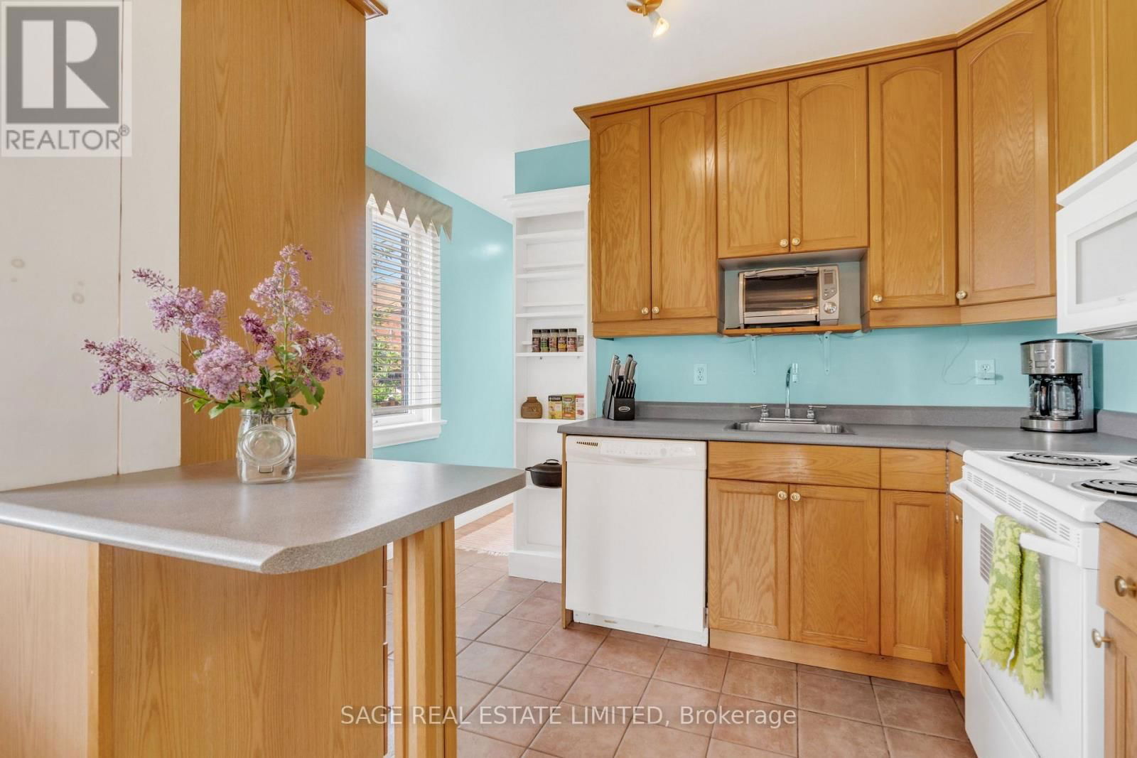 451 GLENHOLME AVENUE Image 6