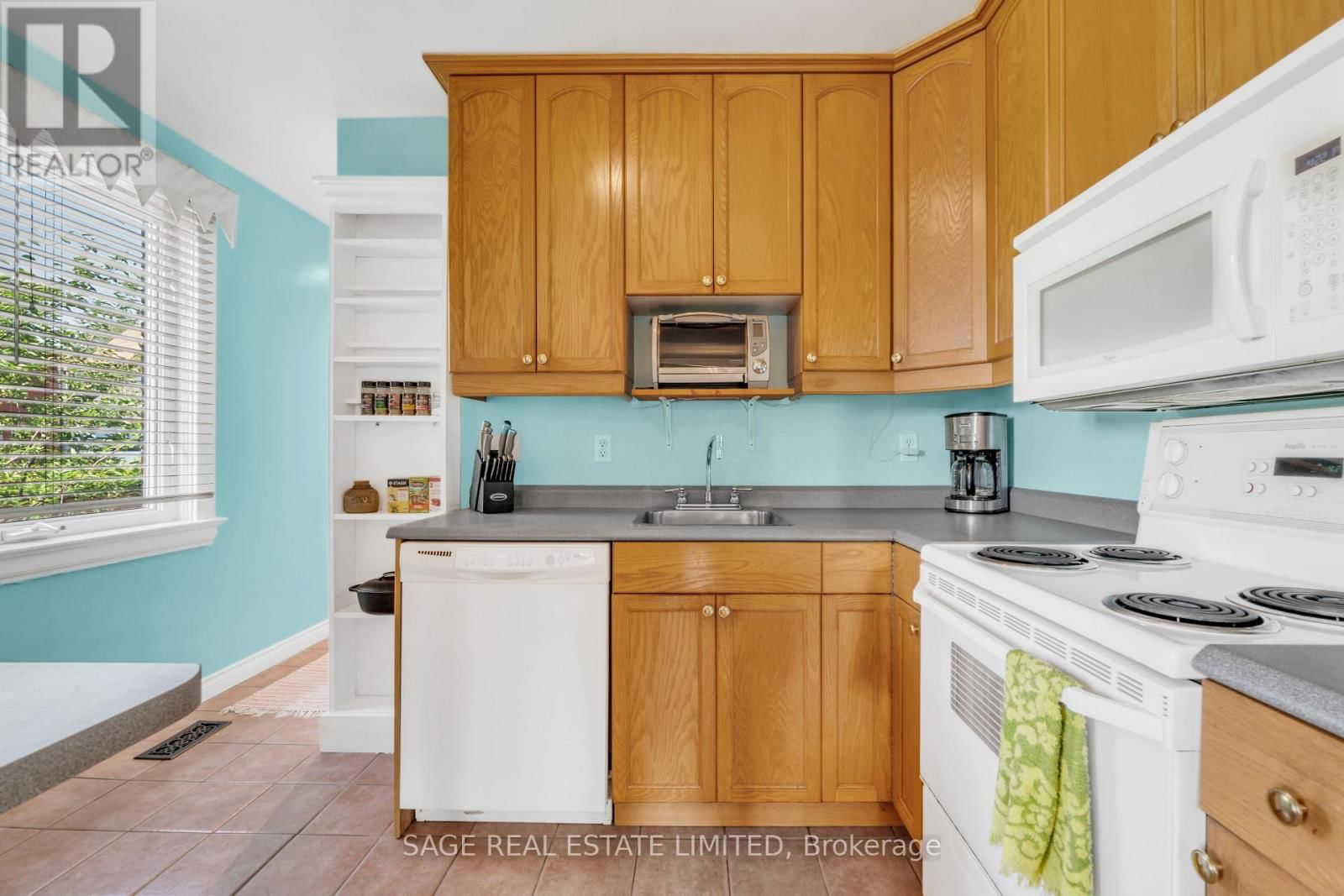 451 GLENHOLME AVENUE Image 7