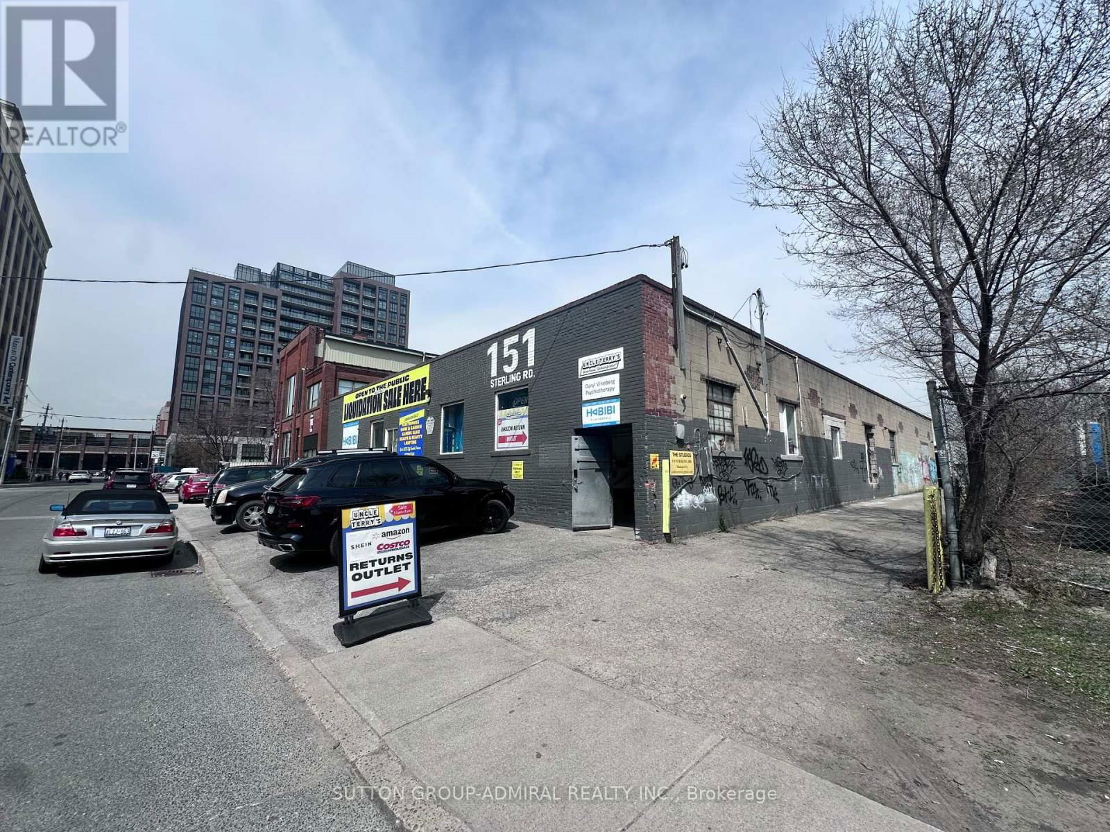 Studio 6 - 151 STERLING ROAD Image 1