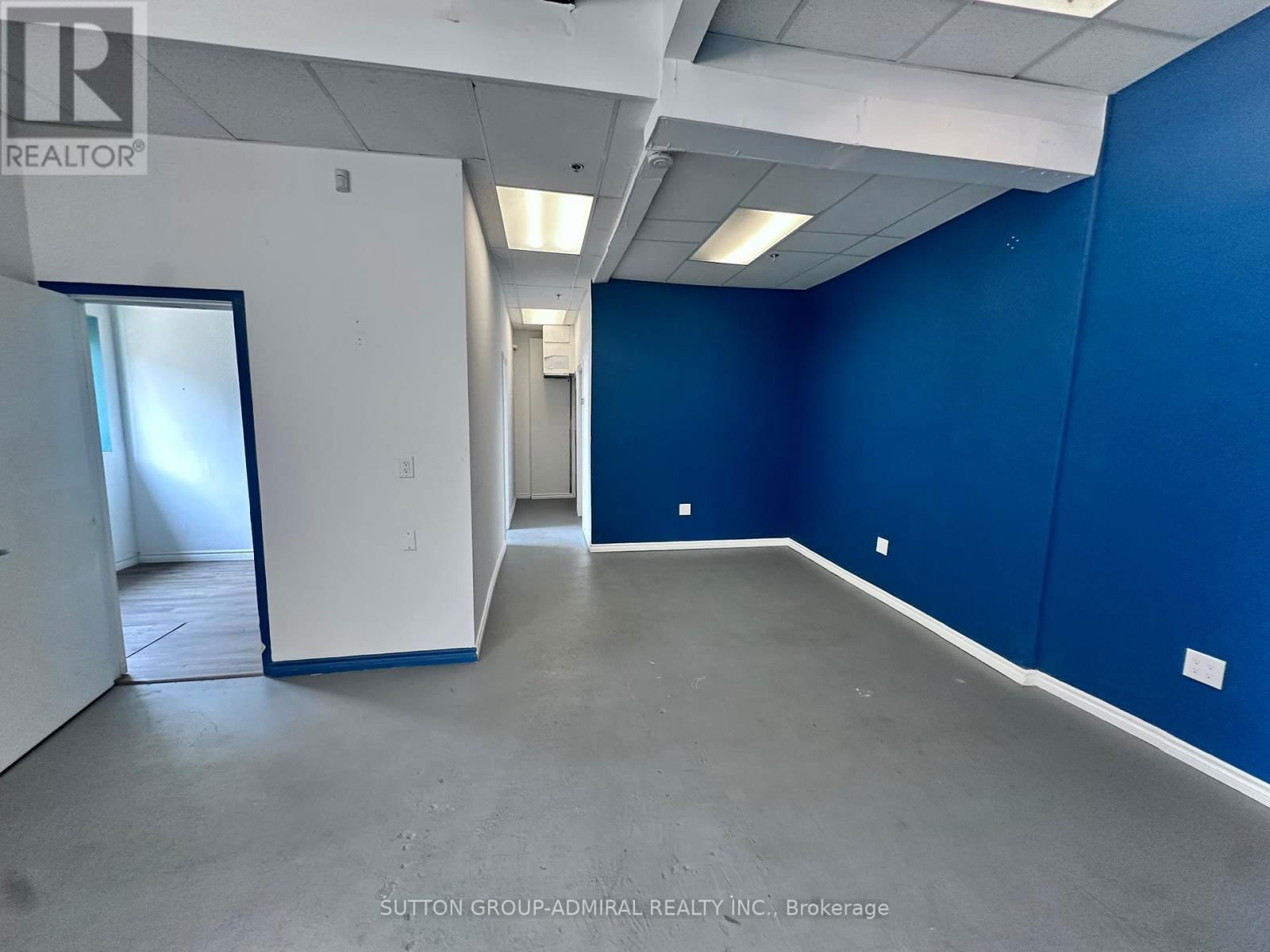 Studio 6 - 151 STERLING ROAD Image 3