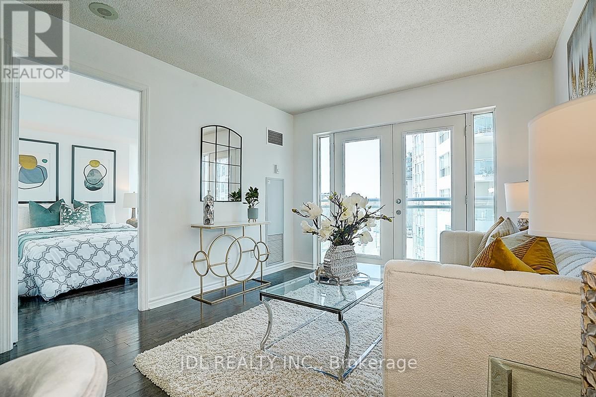 711 - 600 QUEENS QUAY WEST Image 1