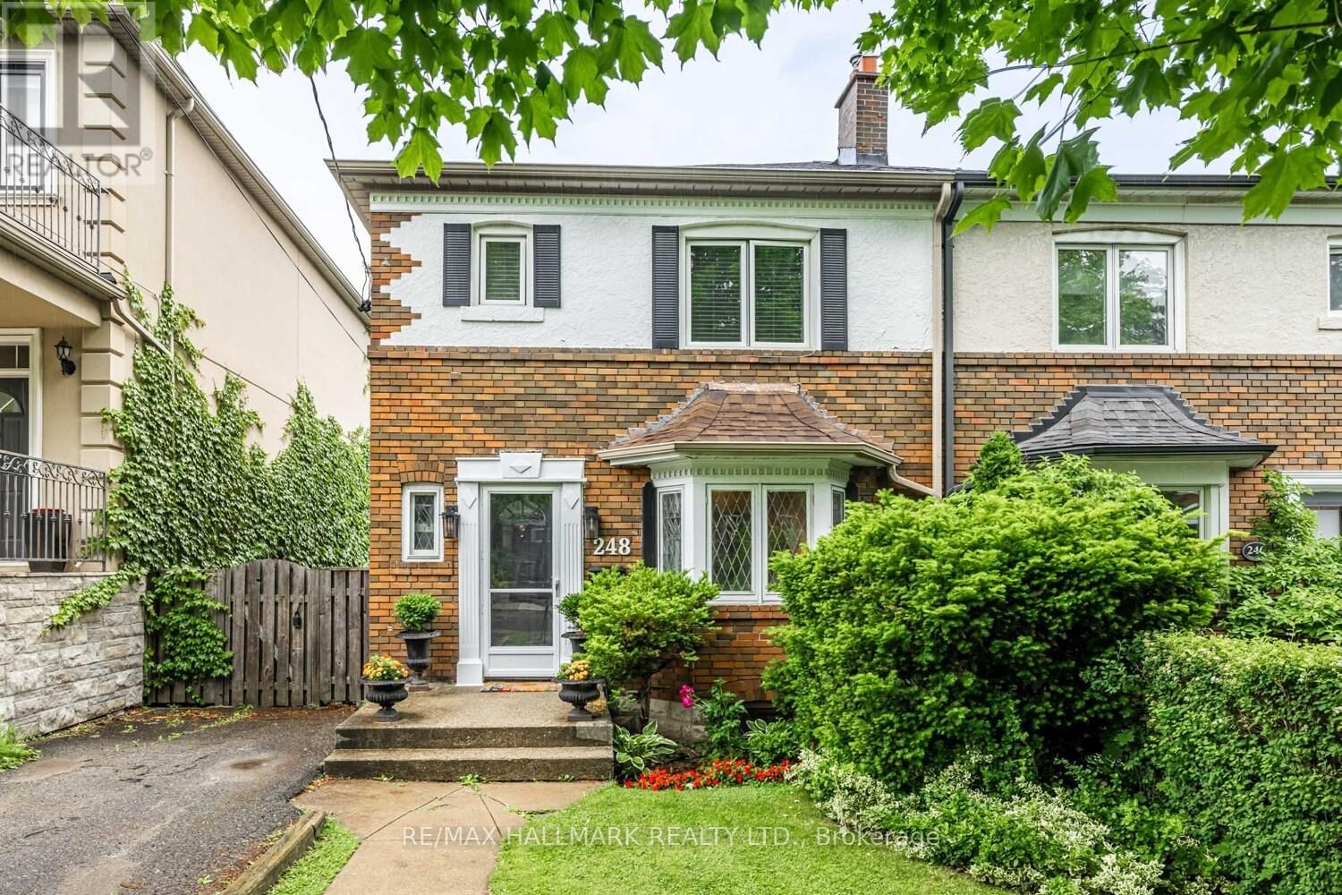 248 CASTLEFIELD AVENUE Image 1