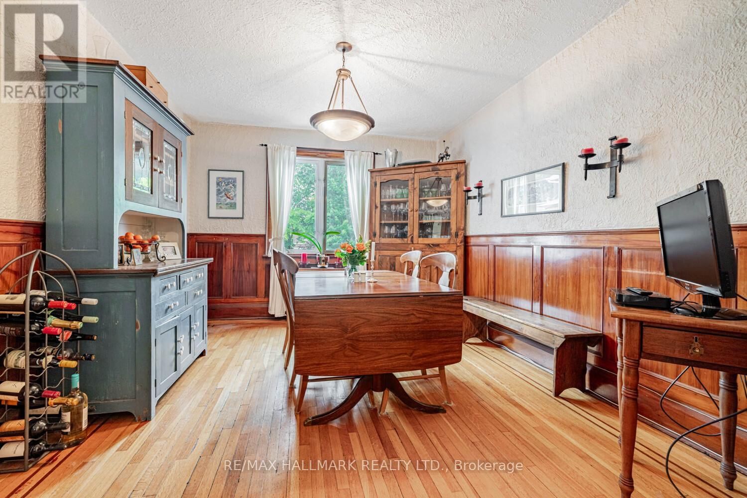 248 CASTLEFIELD AVENUE Image 13