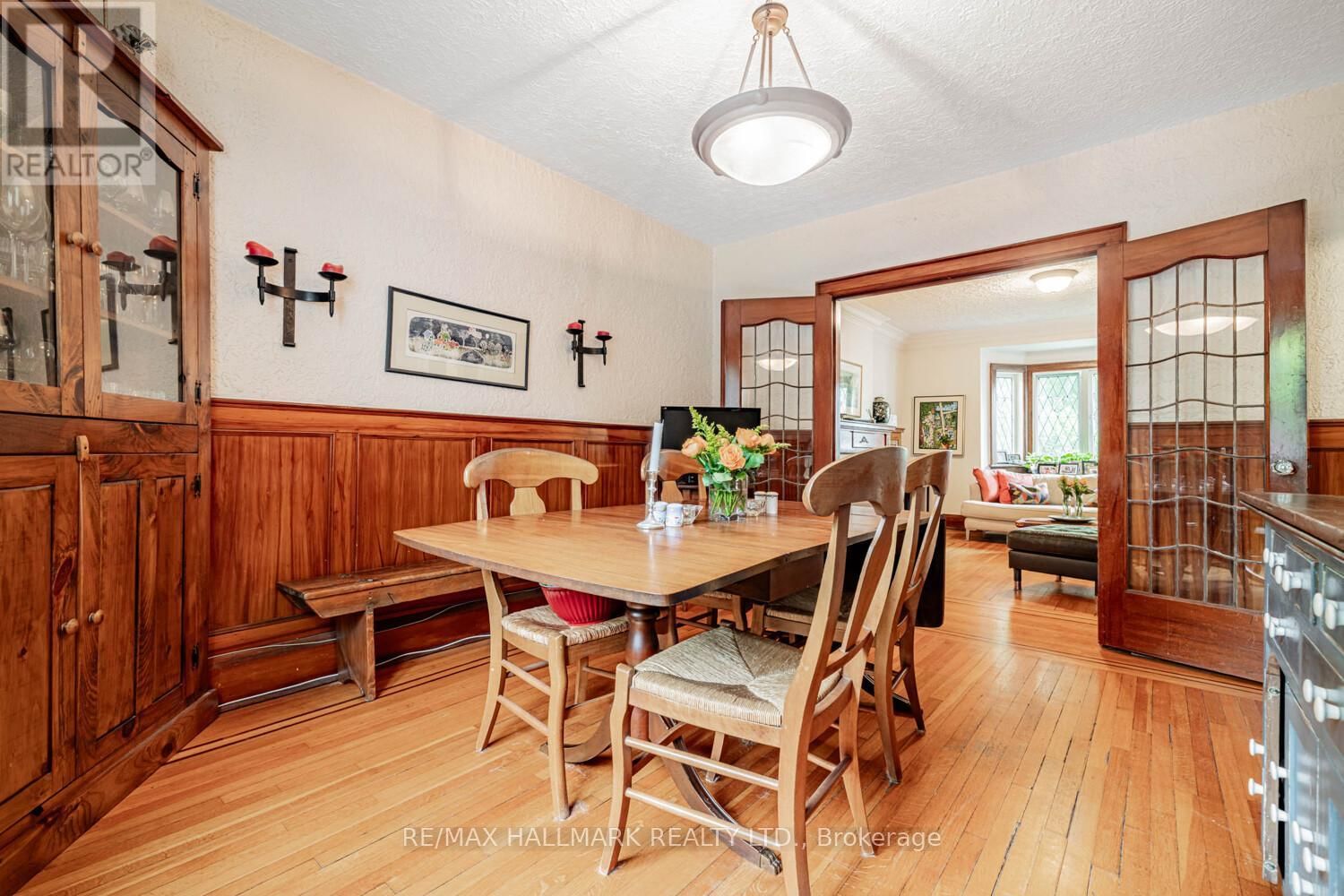 248 CASTLEFIELD AVENUE Image 15