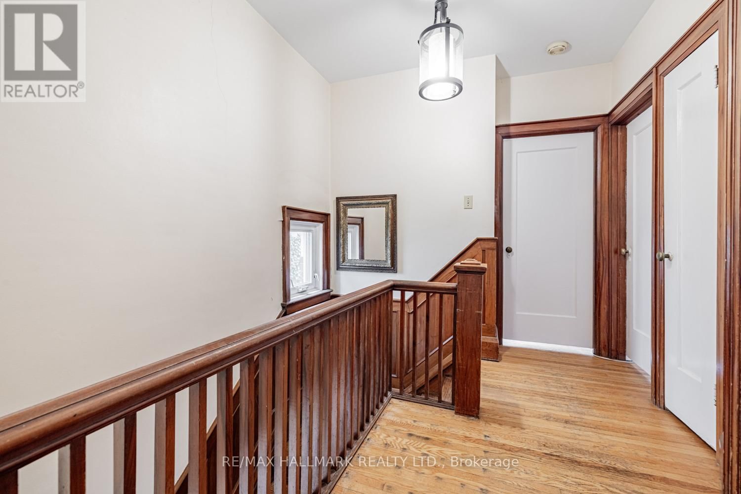 248 CASTLEFIELD AVENUE Image 16